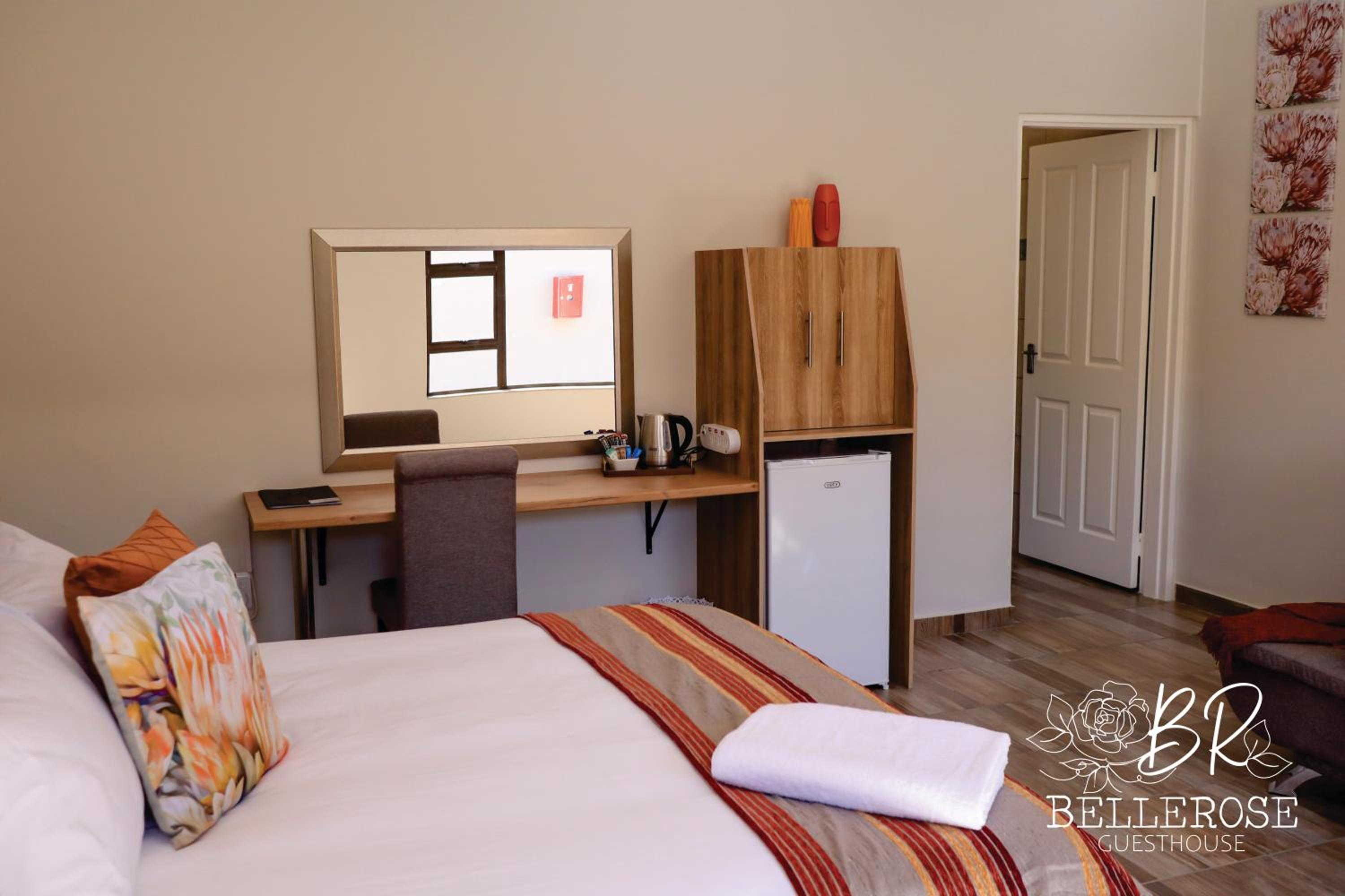 Double Room with Private Bathroom photo 3