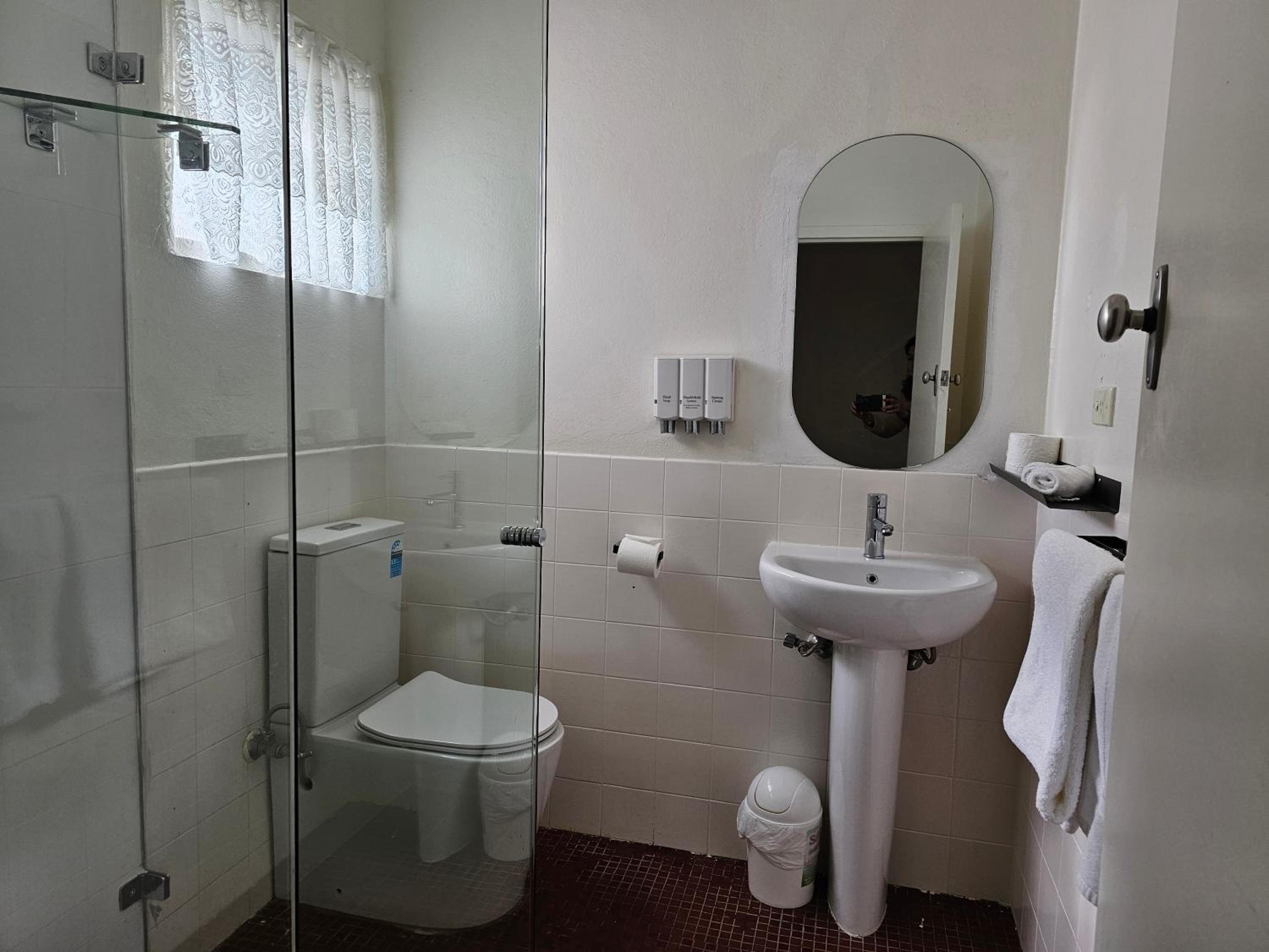 Comfort Queen Room photo 2