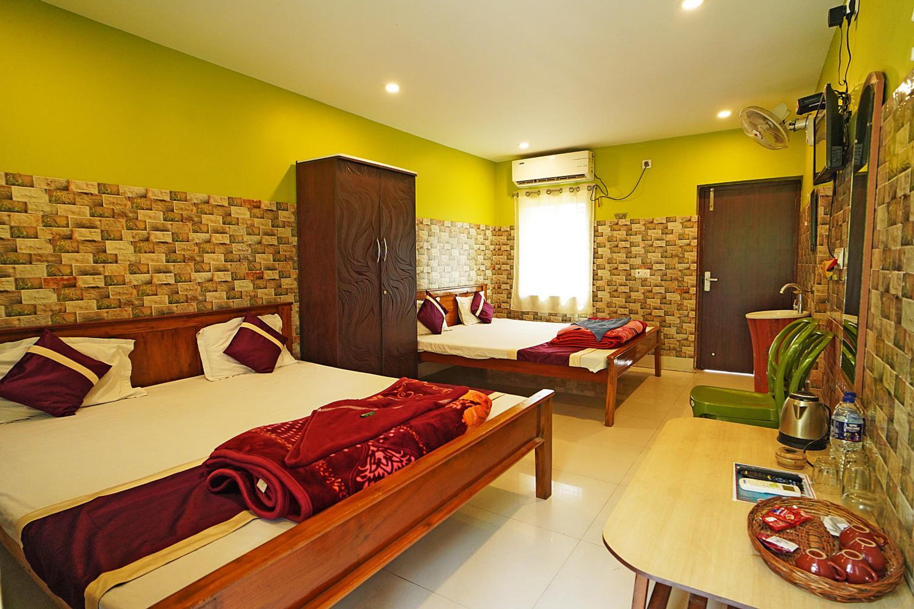Deluxe Family Room