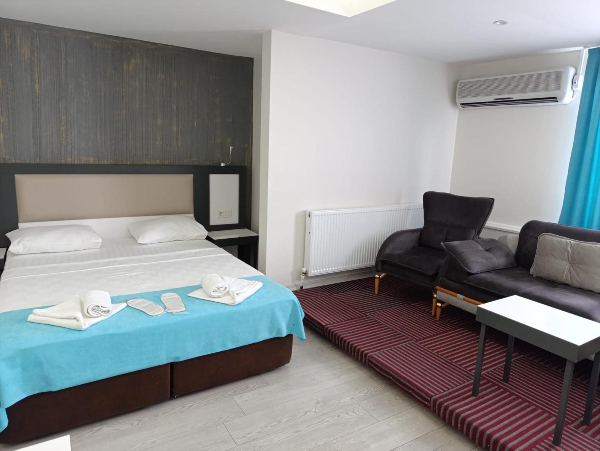 Deluxe Family Room photo 1