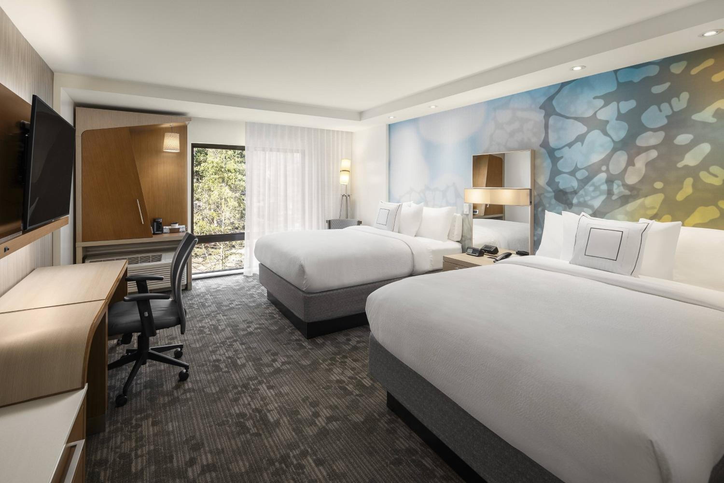 Queen Room with Two Queen Beds and Bathtub - Mobility Access/Hearing Accessible