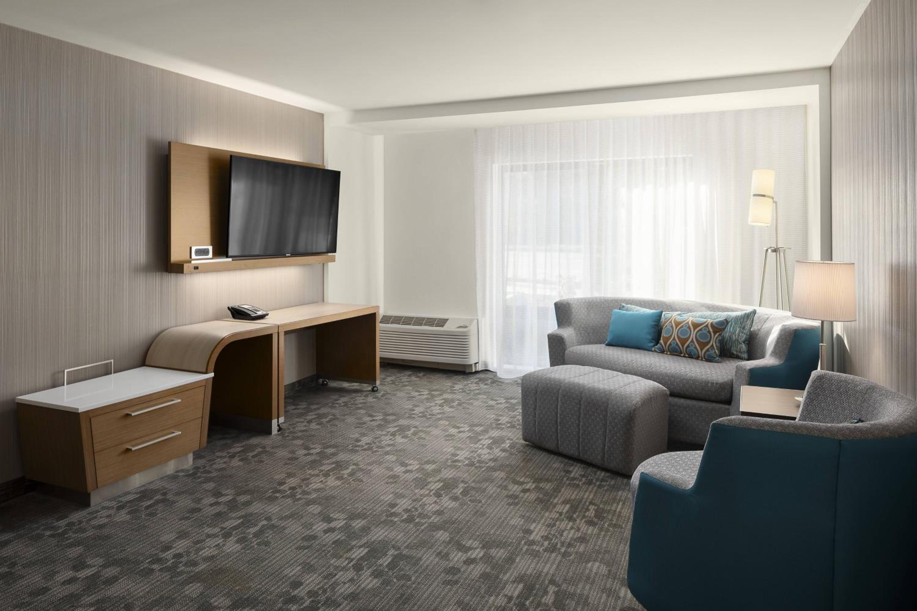 One-Bedroom King Suite with Sofa Bed - Hearing Accessible
