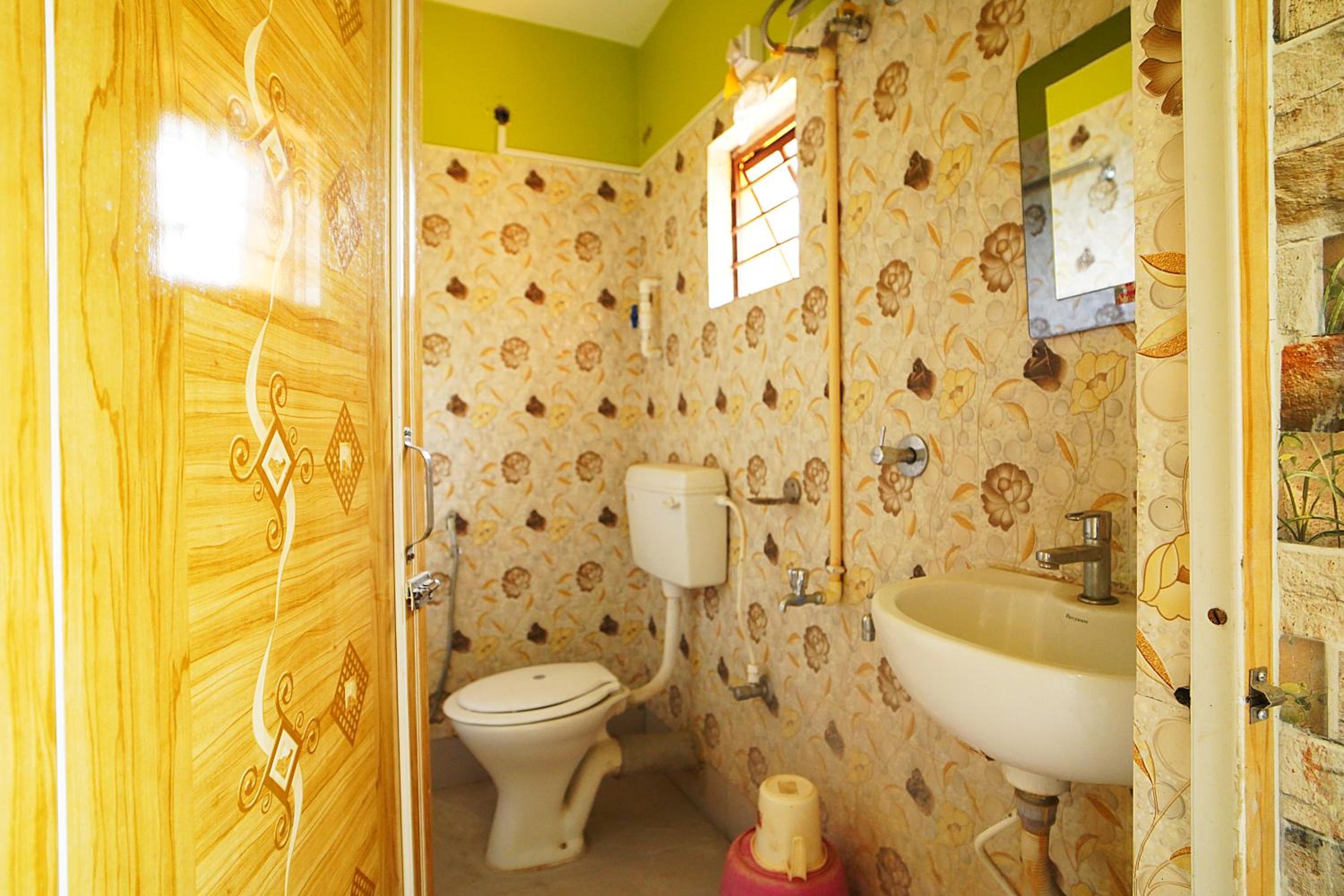 Budget Double Room - Photo 4