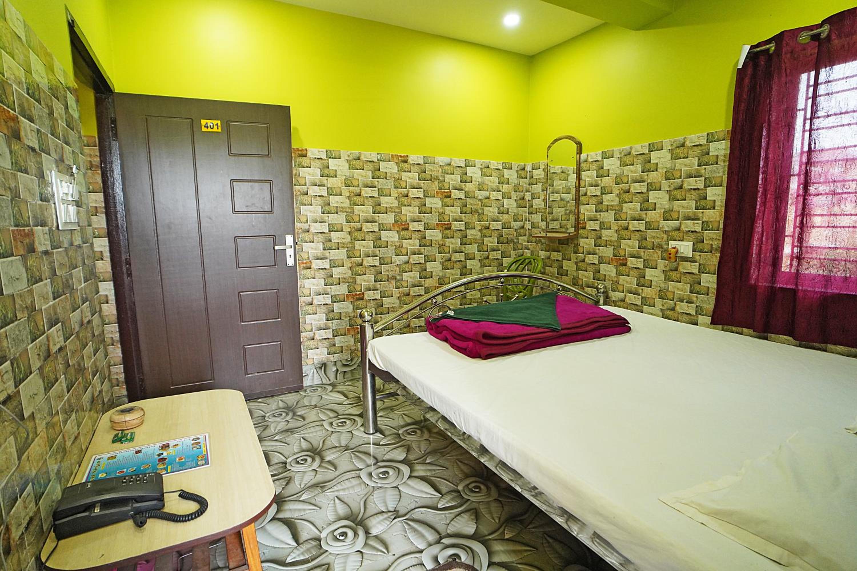 Budget Double Room - Photo 1