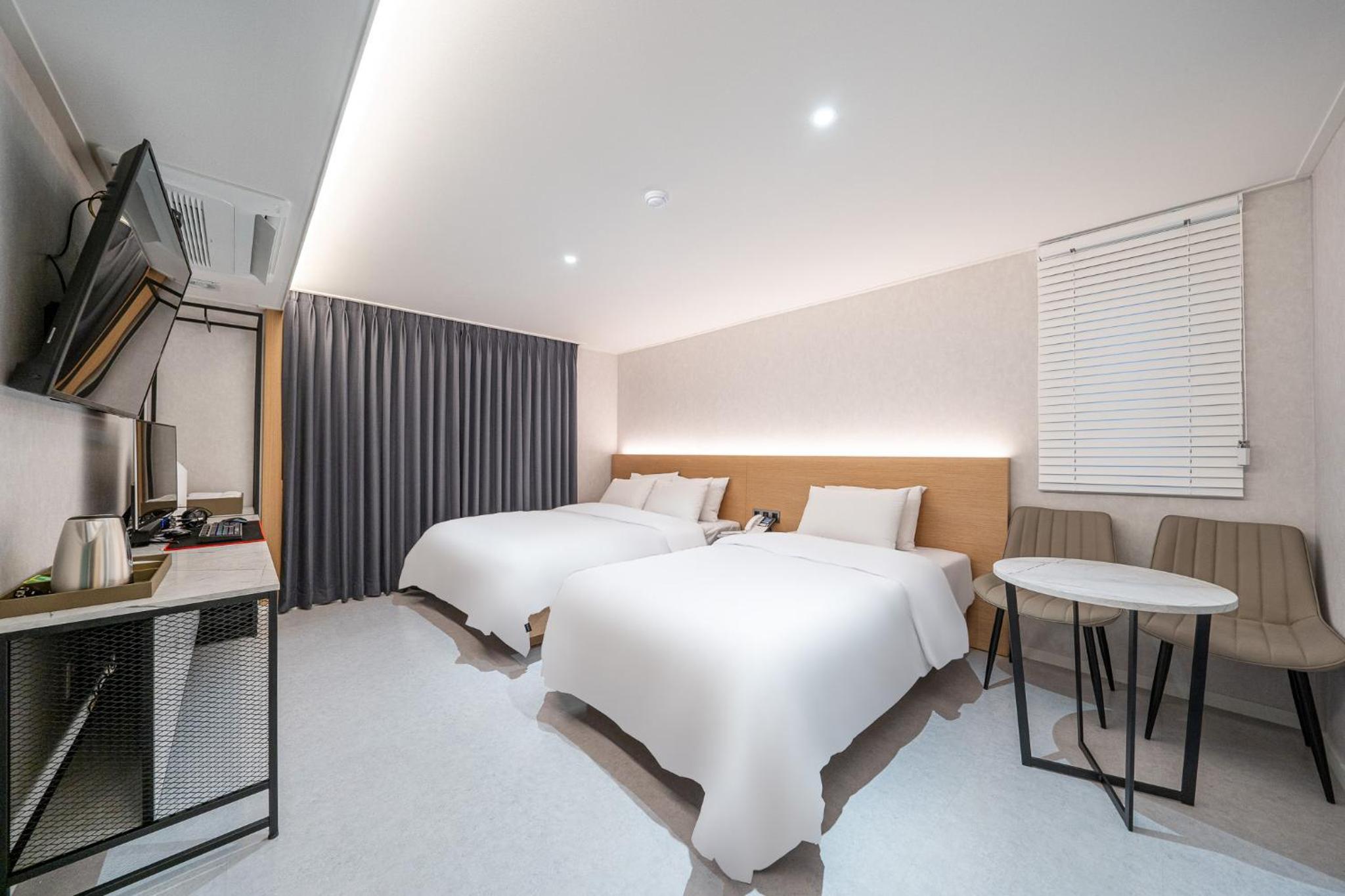 Double or Twin Room with Bathroom