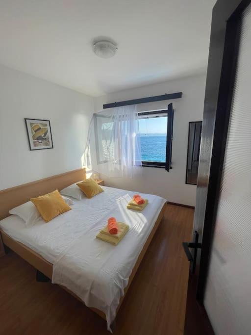 Villa - Beach Front