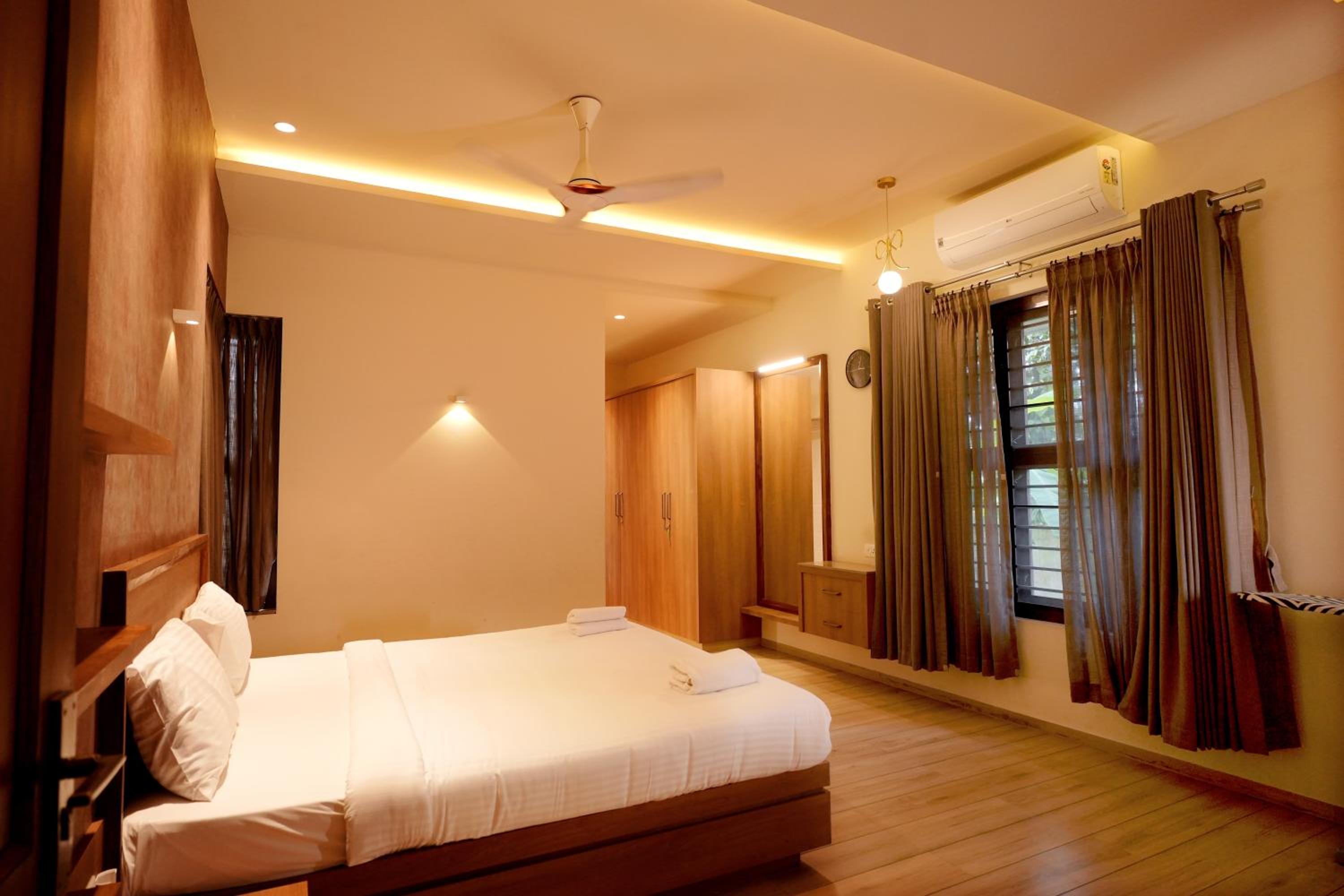 Four-Bedroom House photo 1