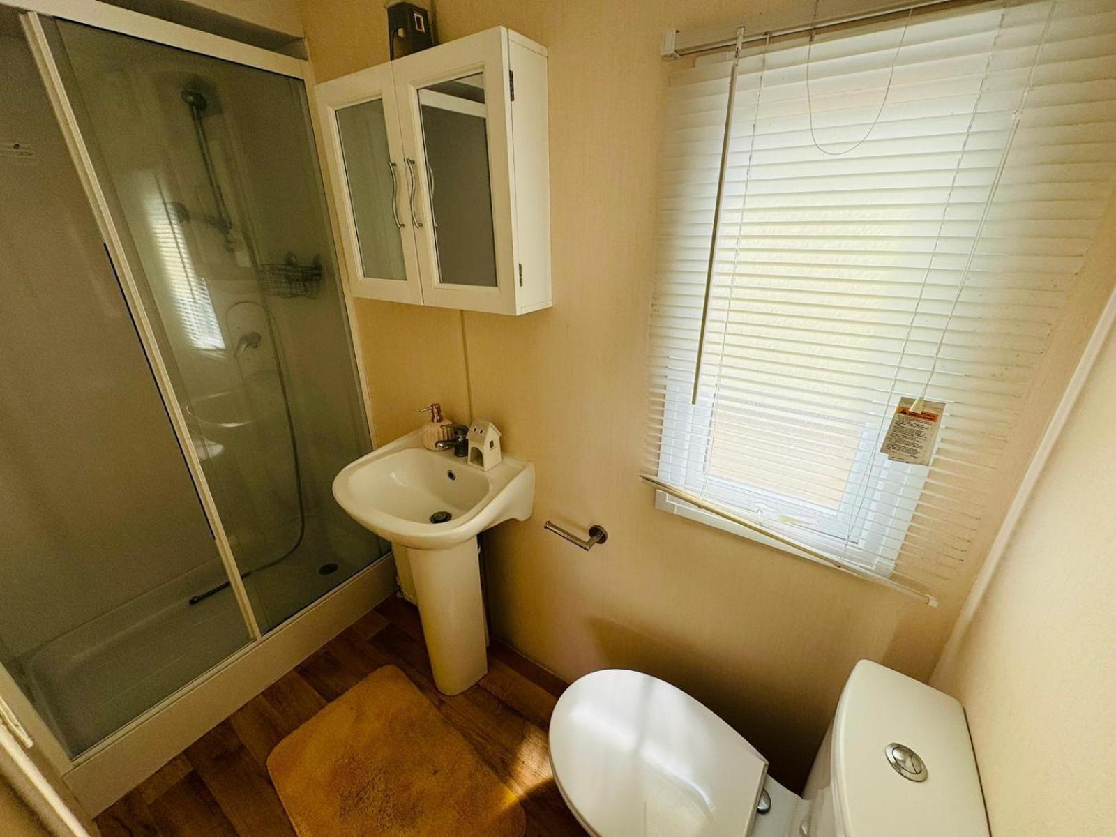 Mobile Home photo 3
