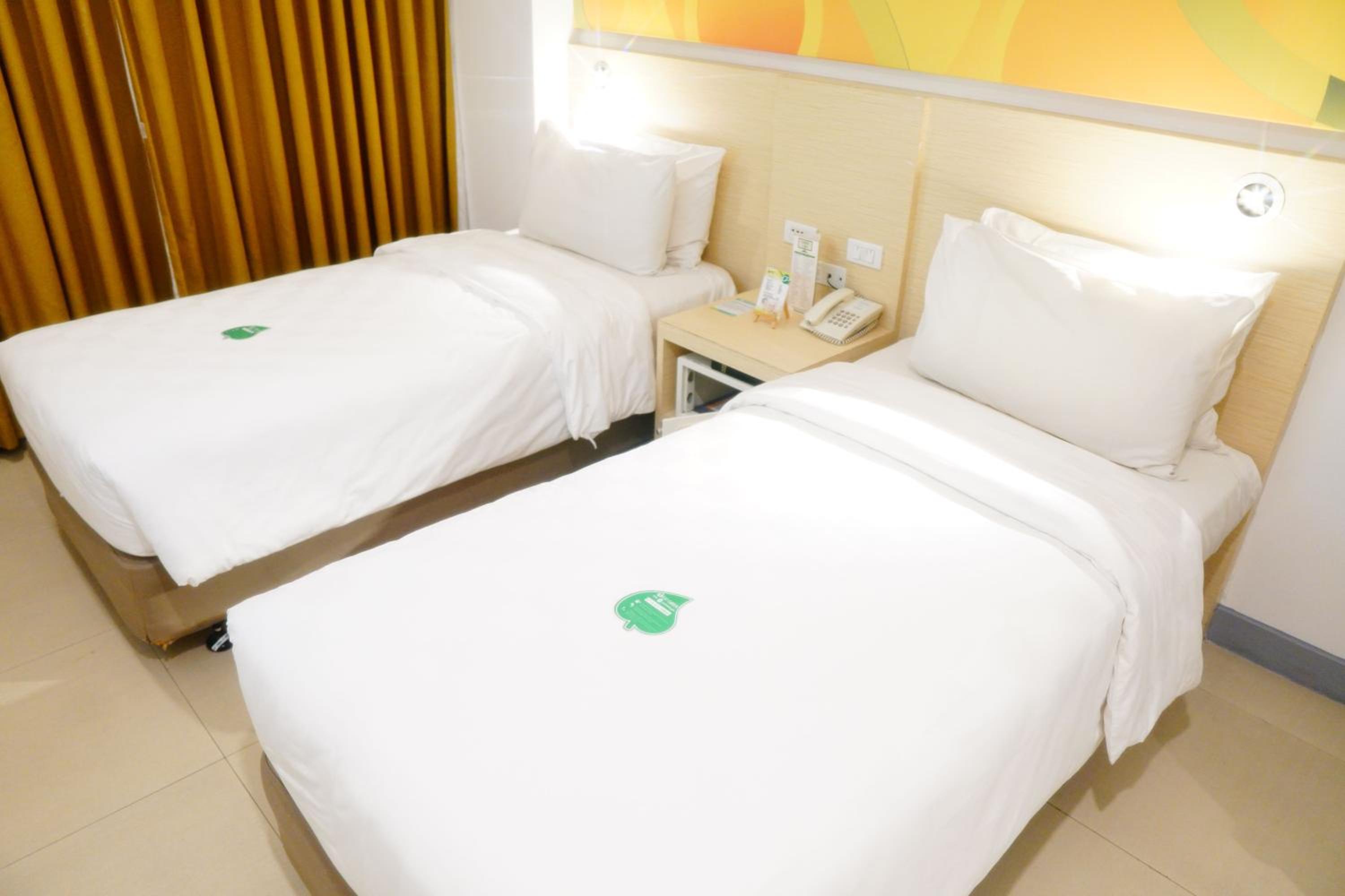 Standard Twin Room - Photo 2