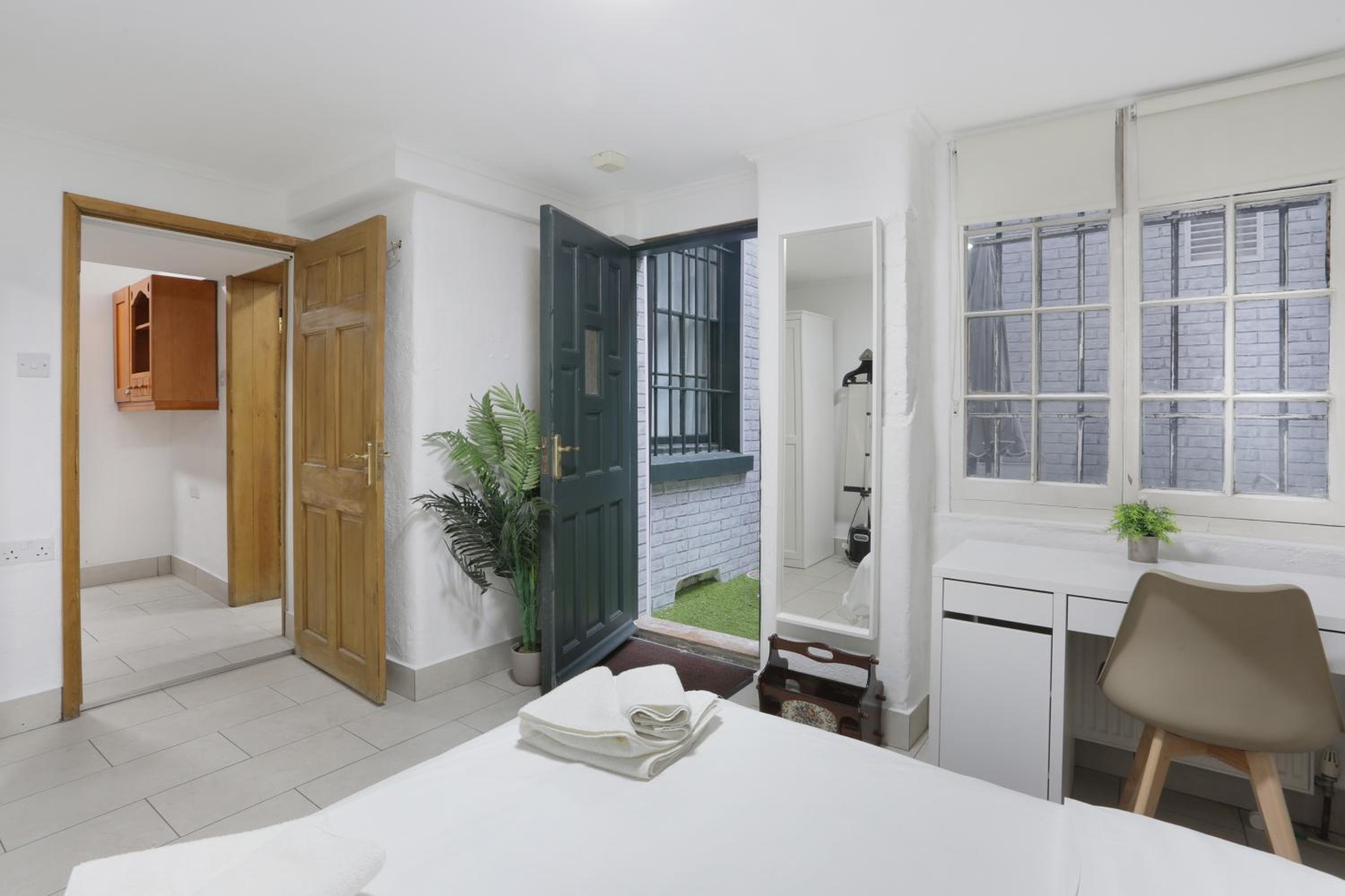 Two-Bedroom Apartment photo 2
