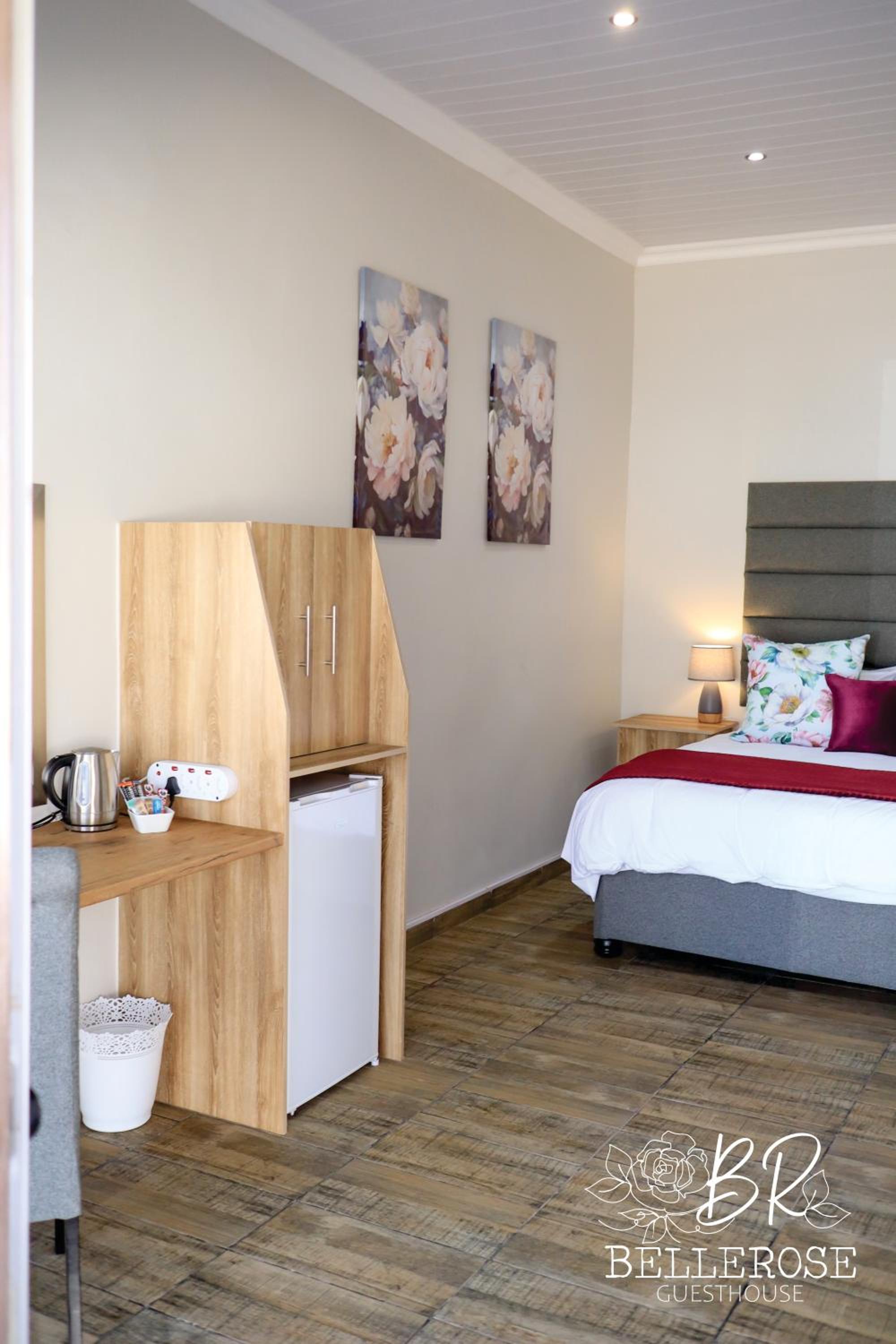 Double Room with Private Bathroom photo 1