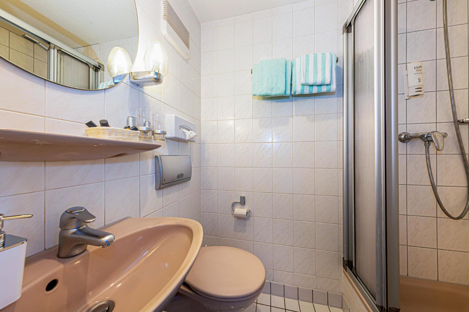 Double Room - Photo 7