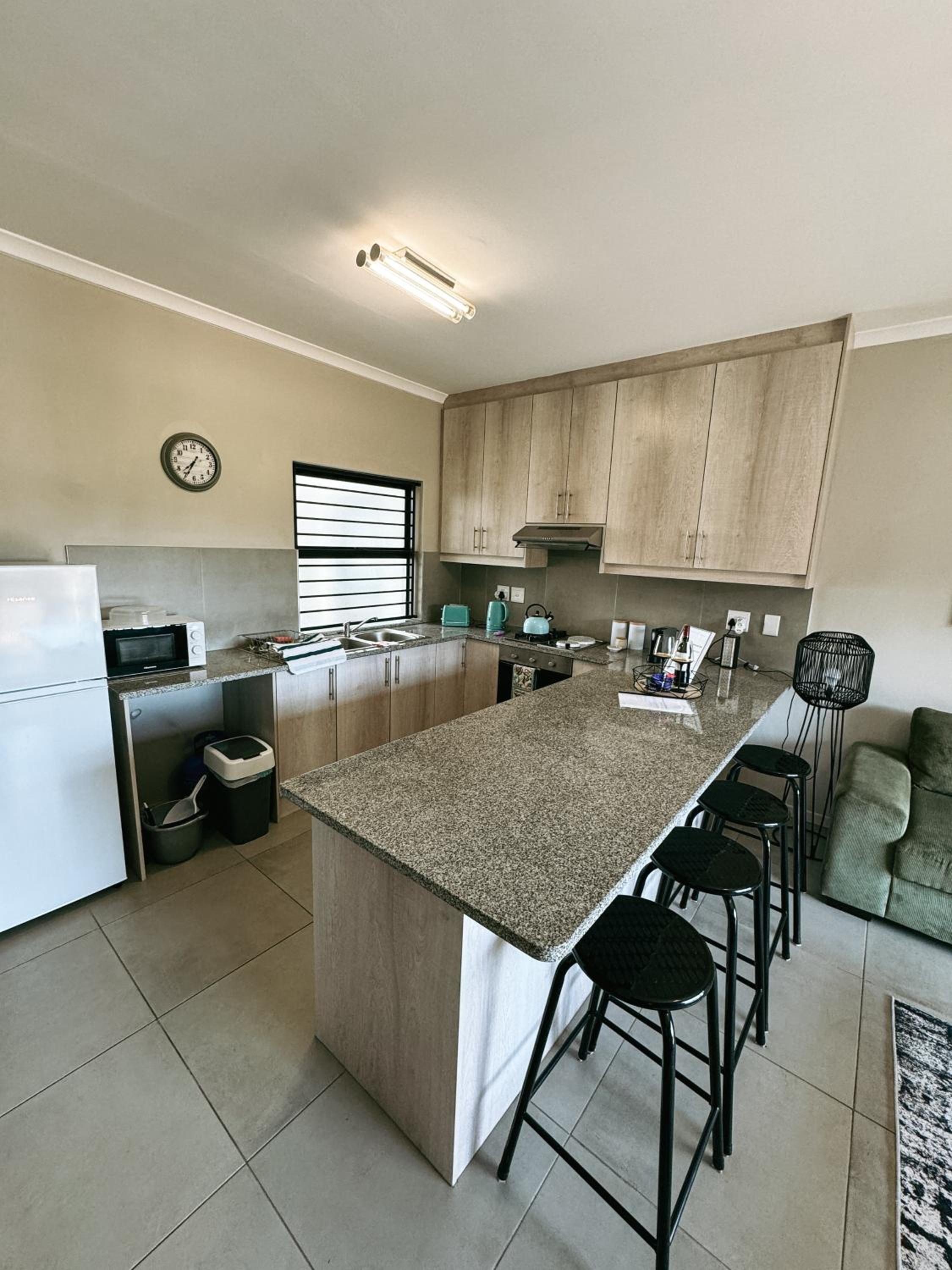 Apartment - Ground Floor - Photo 2