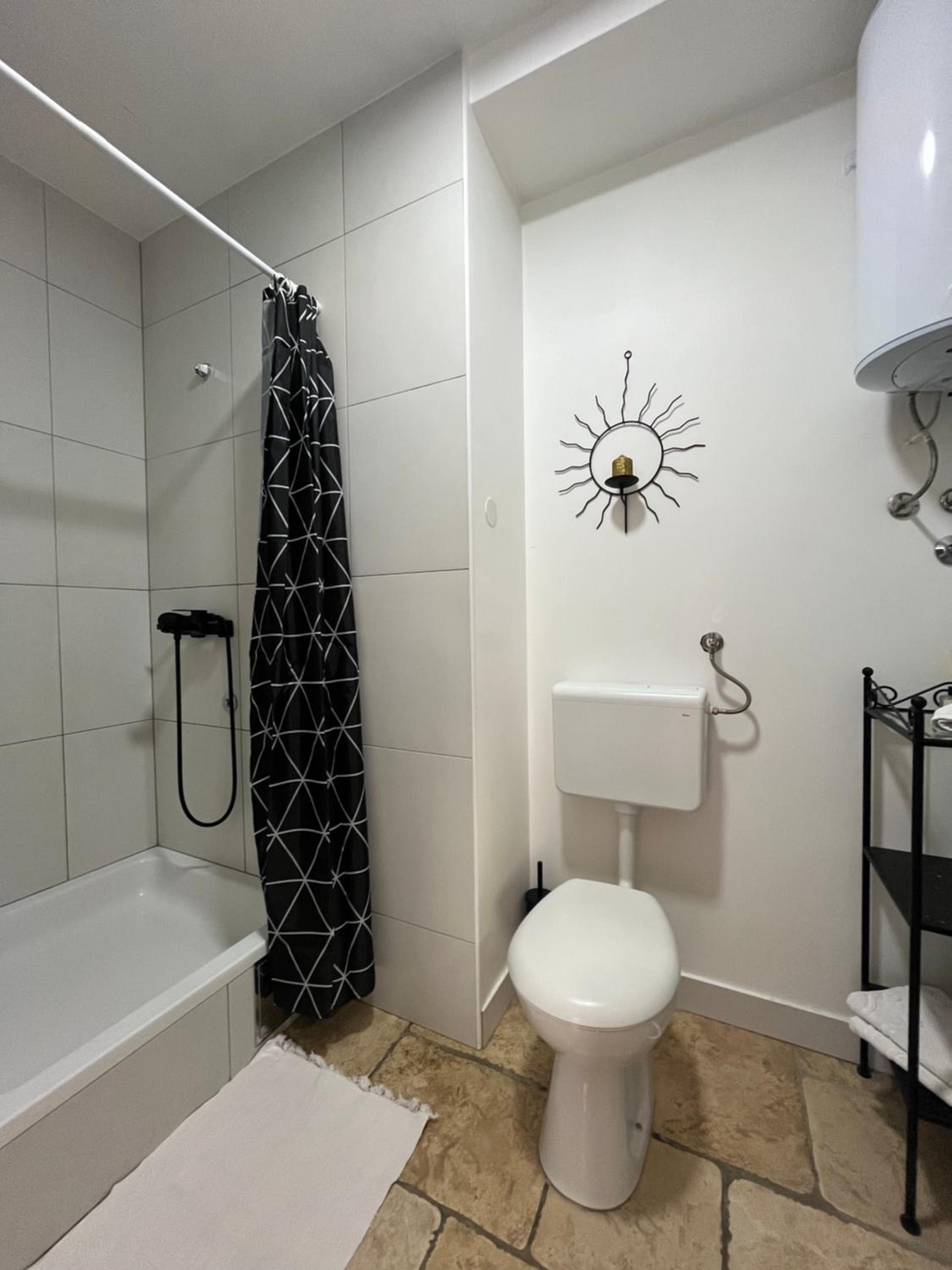 One-Bedroom Apartment - Photo 13