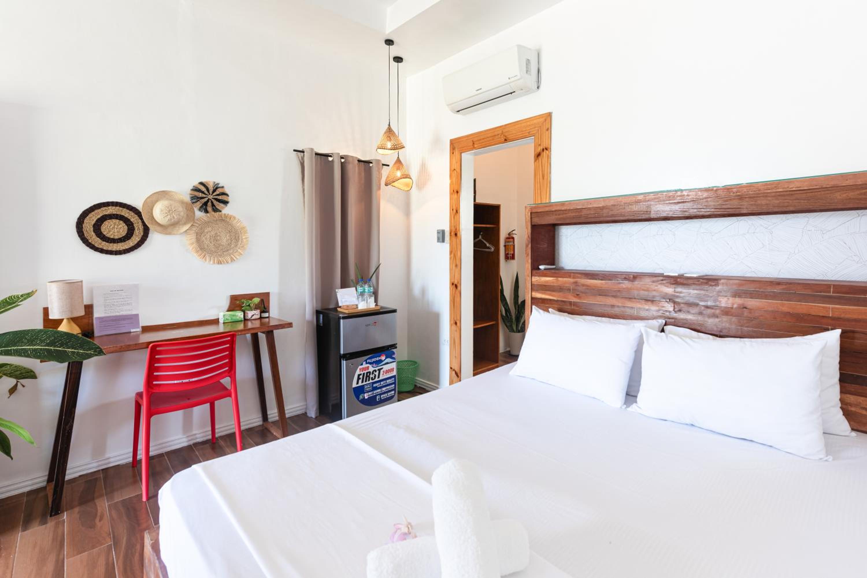 Deluxe Double Room with Sea View - Photo 7