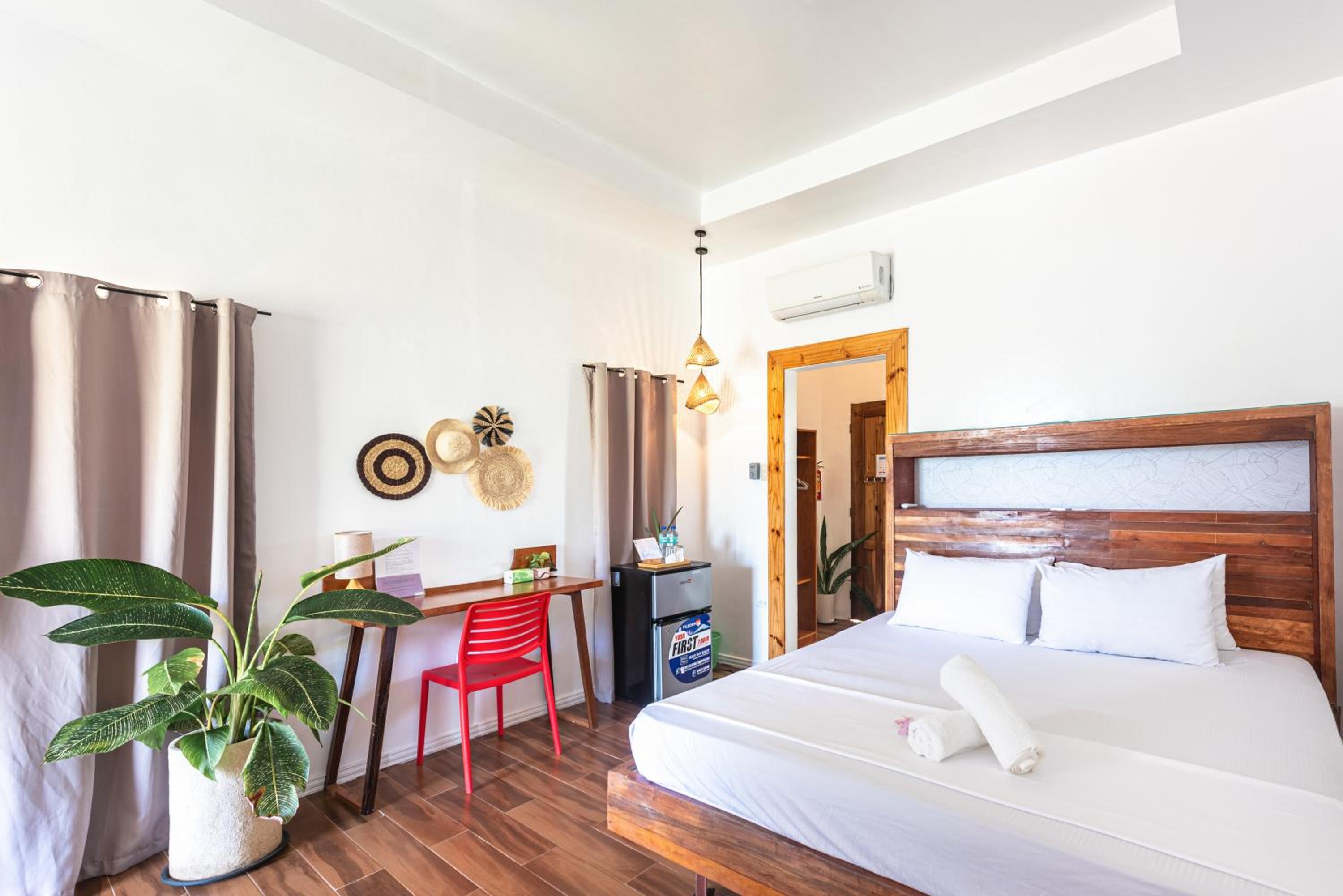 Deluxe Double Room with Sea View - Photo 1