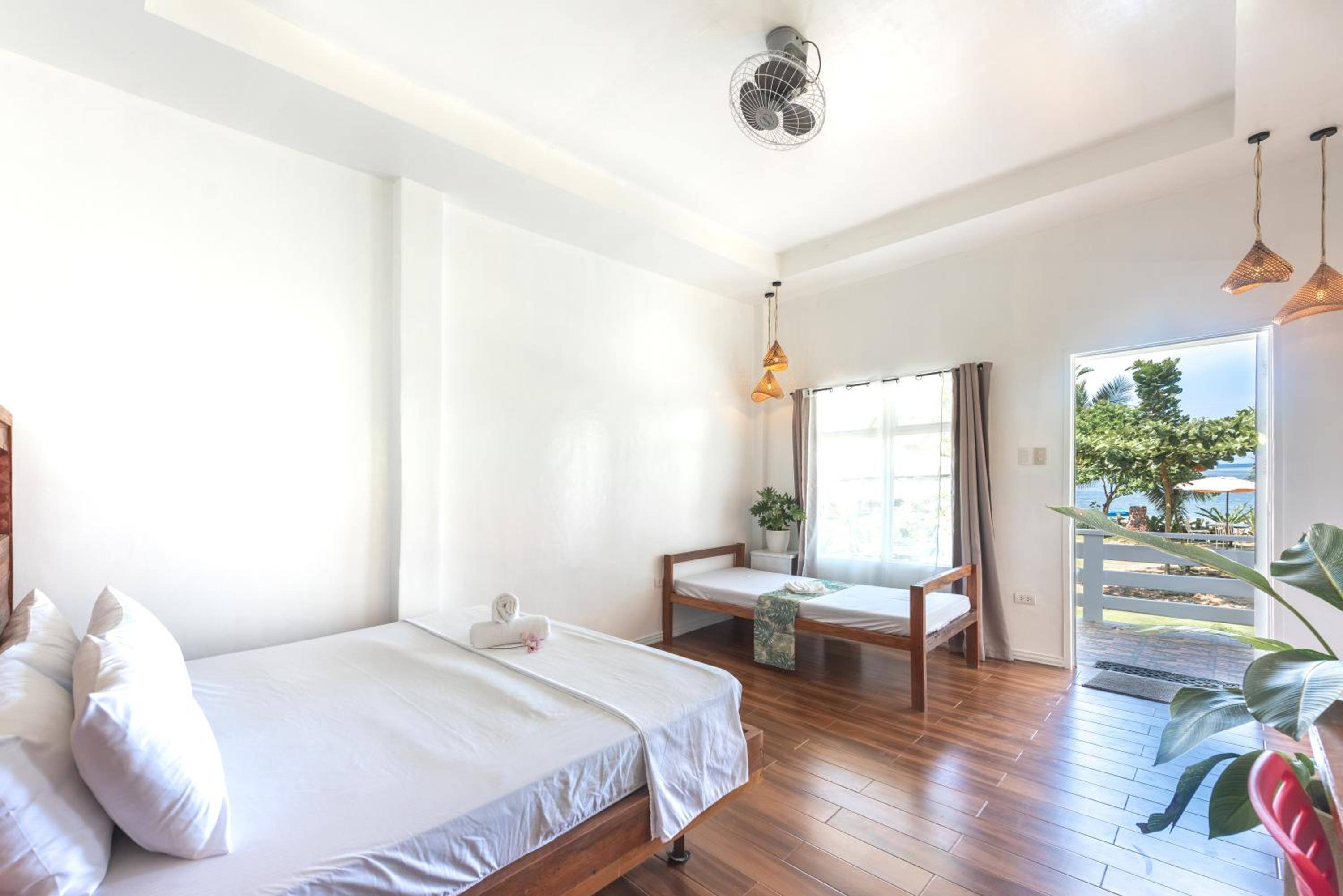 Deluxe Double Room with Sea View - Photo 30