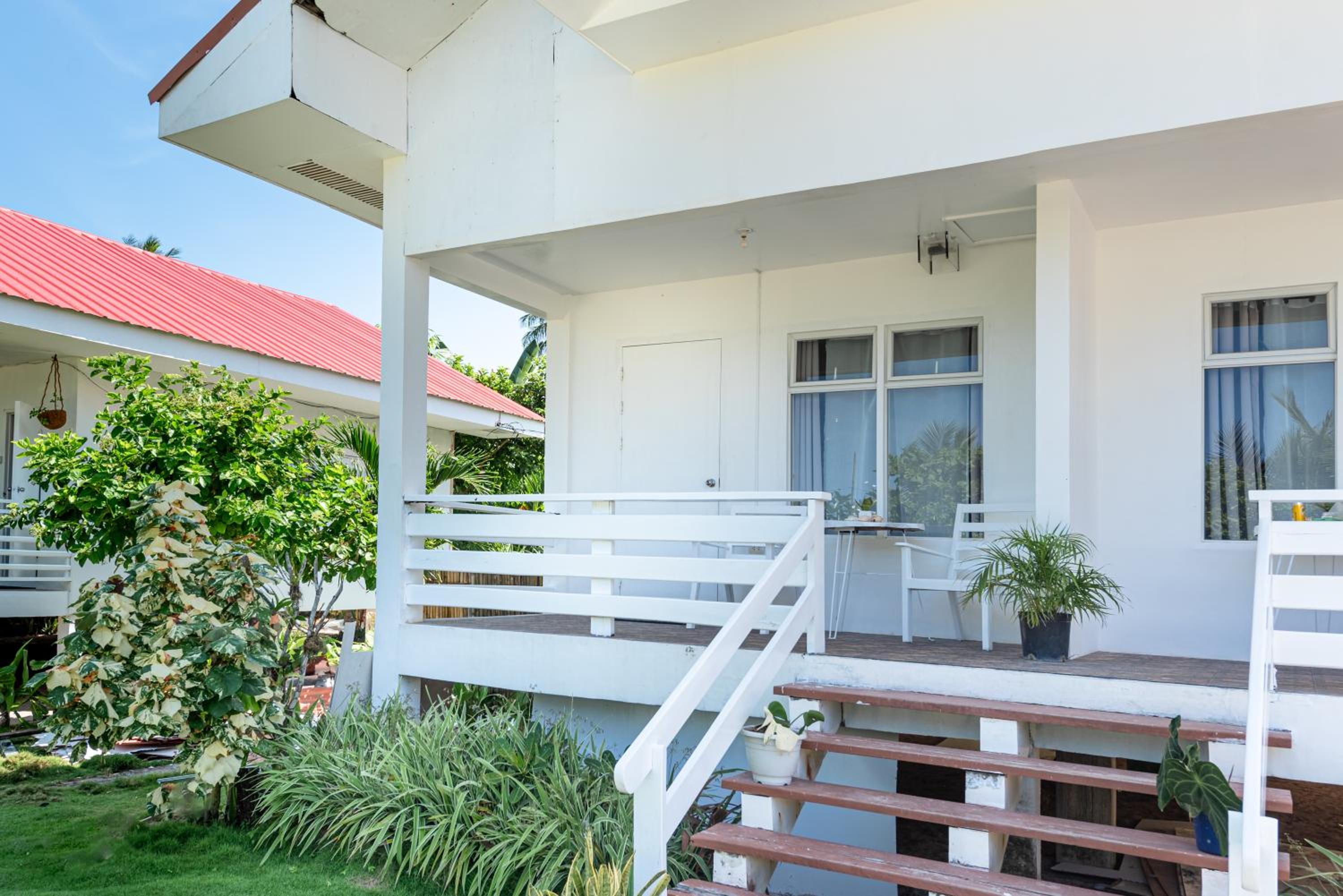 Deluxe Double Room with Sea View - Photo 12