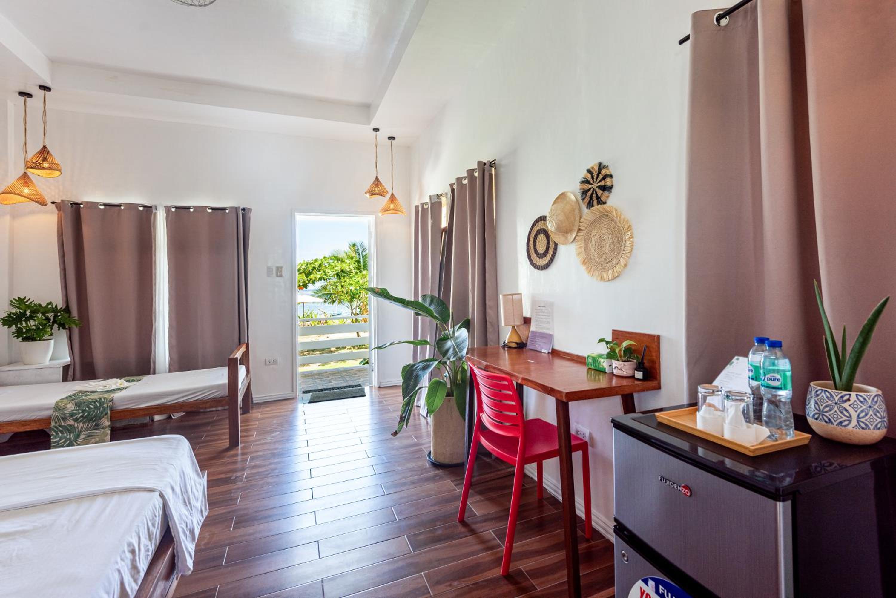Deluxe Double Room with Sea View - Photo 2