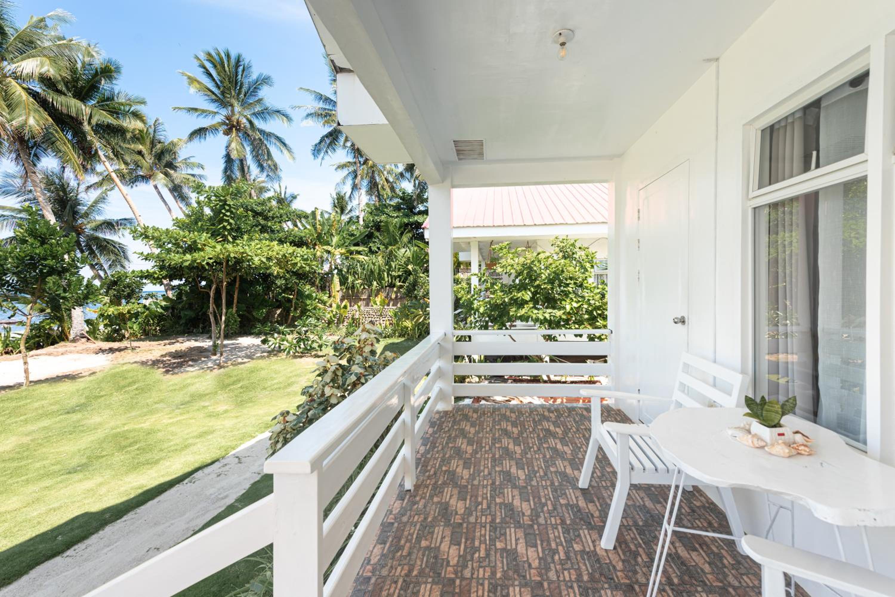 Deluxe Double Room with Sea View - Photo 3