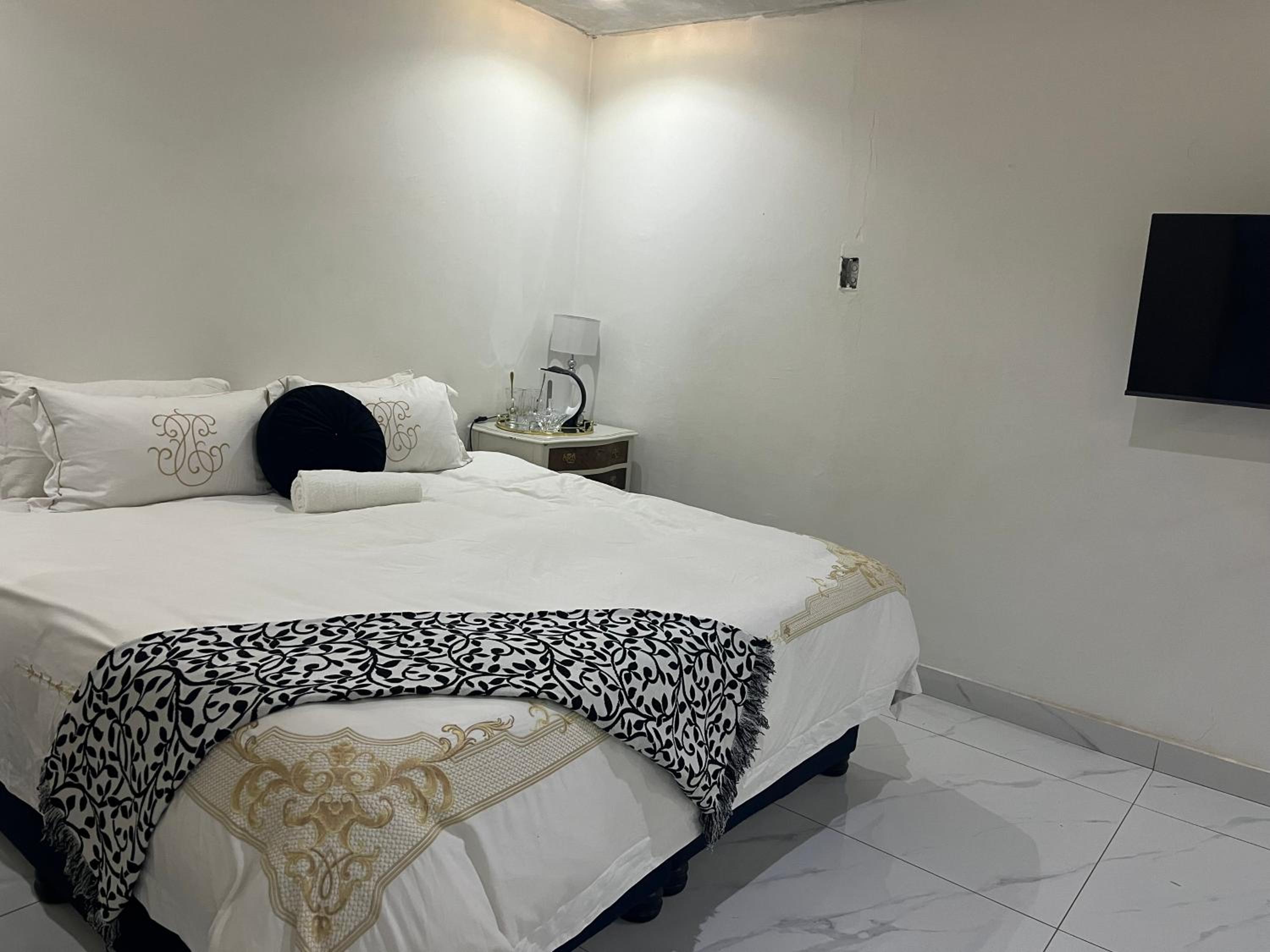 Three-Bedroom House photo 1