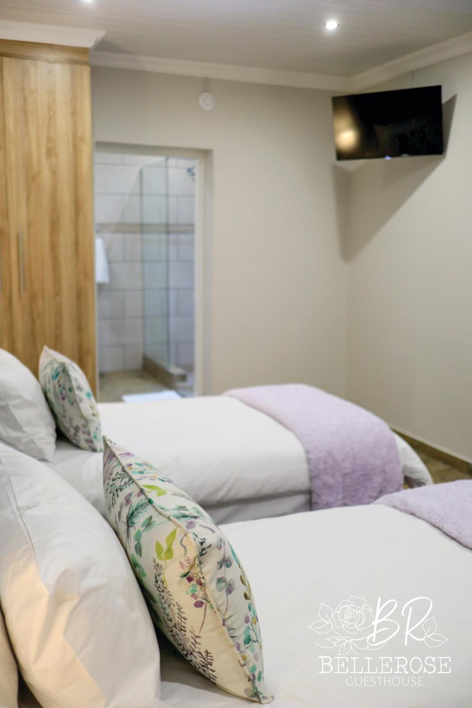 Twin Room - Photo 4