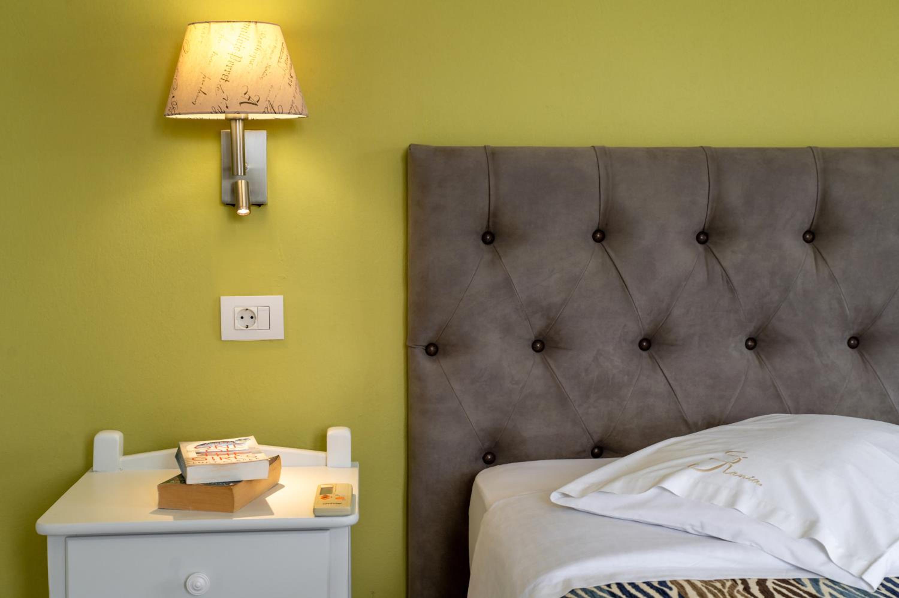 One-Bedroom Apartment with Sea View