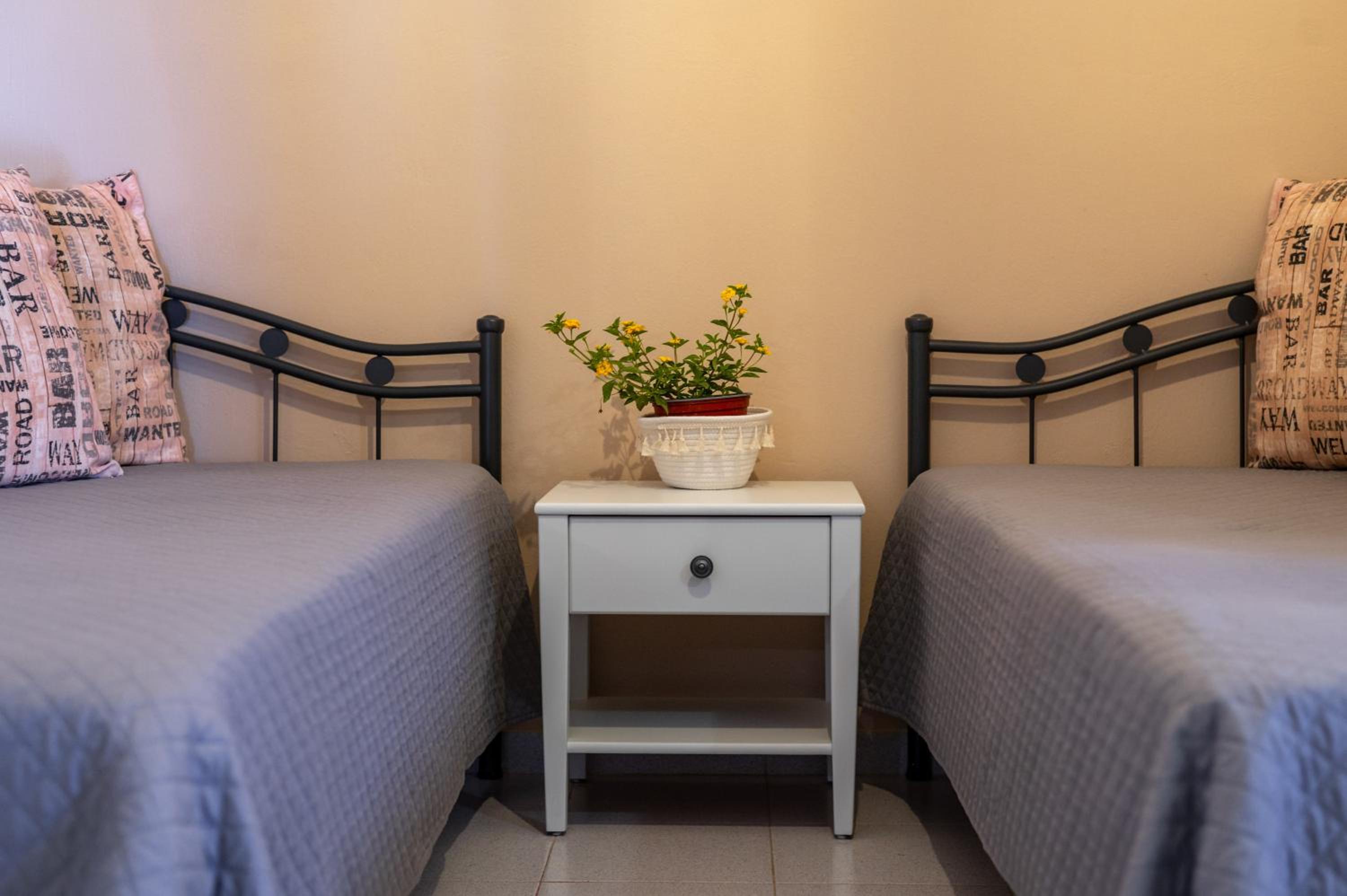 One-Bedroom Apartment with Sea View photo 3