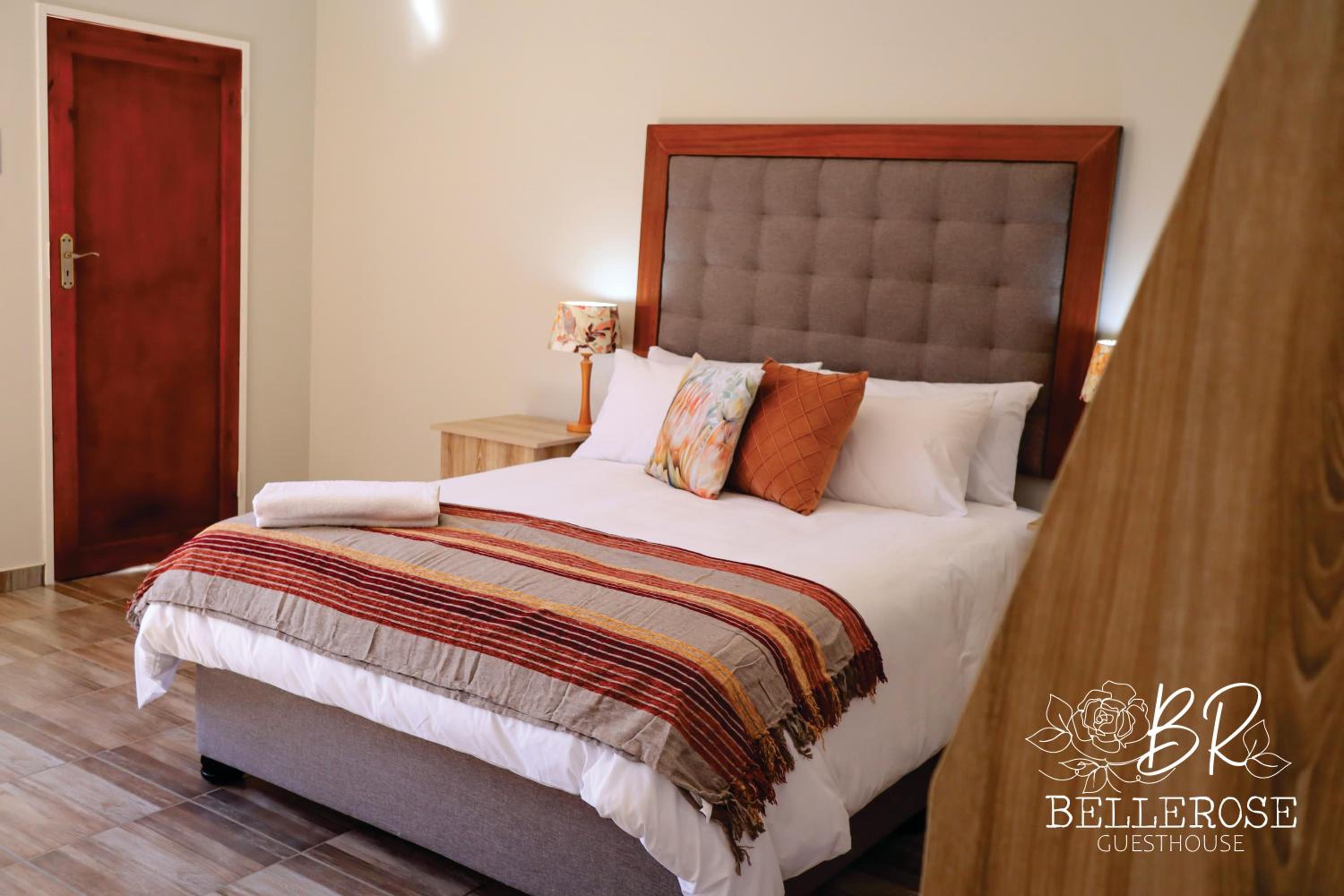 Double Room with Private Bathroom photo 2