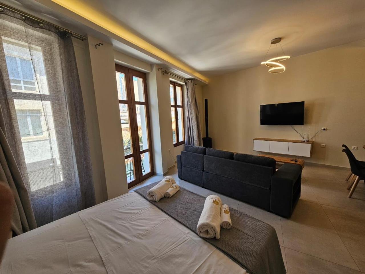 One-Bedroom Apartment with Balcony