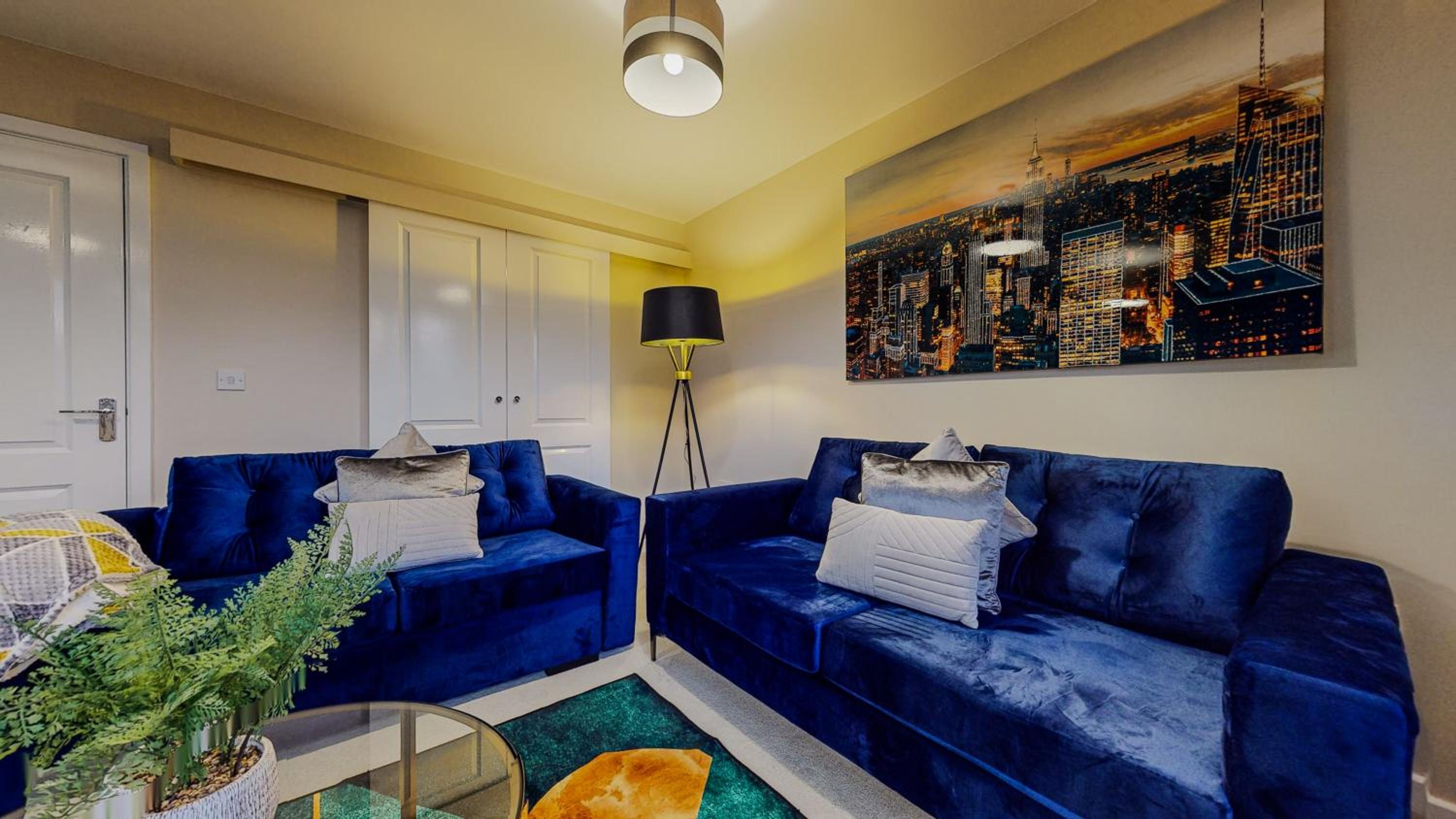 Four-Bedroom House photo 1