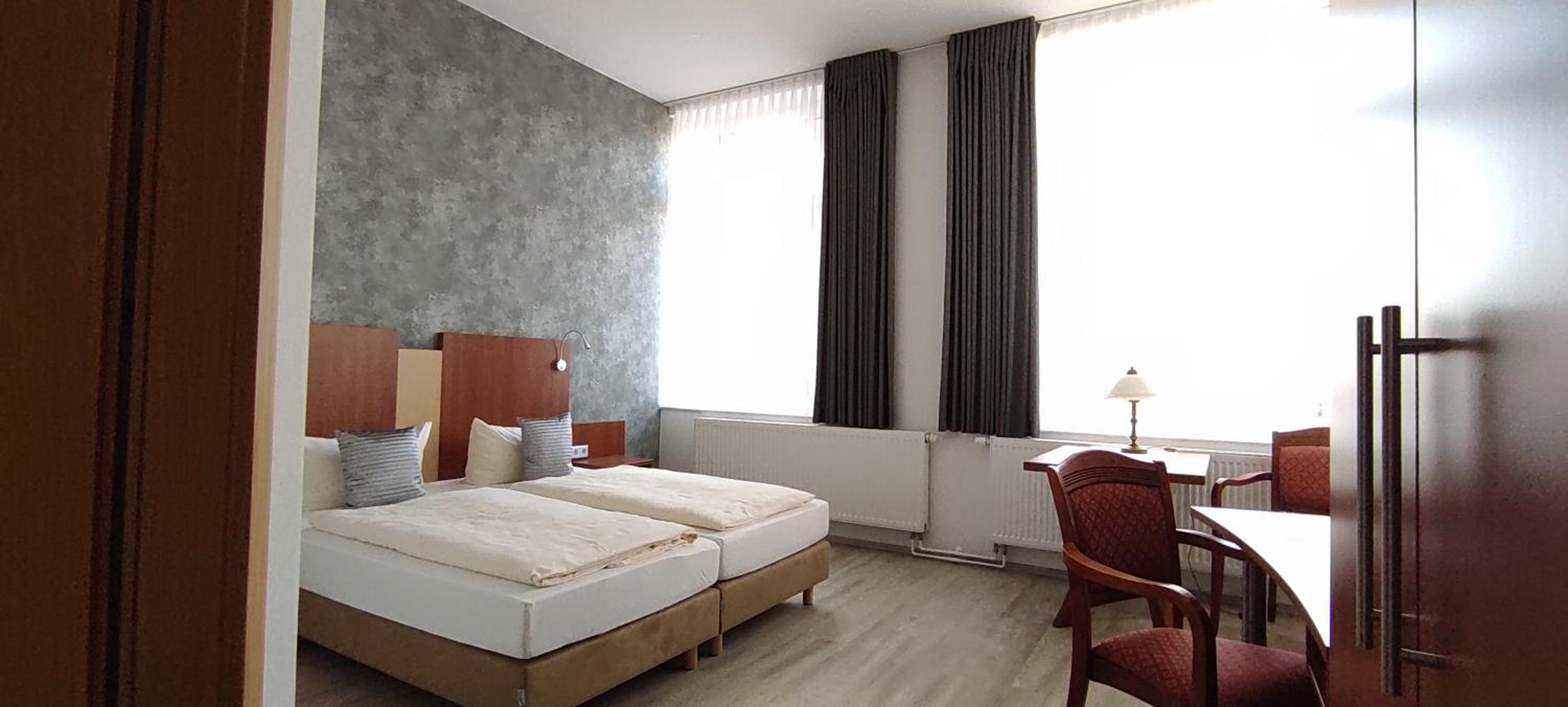 Superior King Room - Photo 15