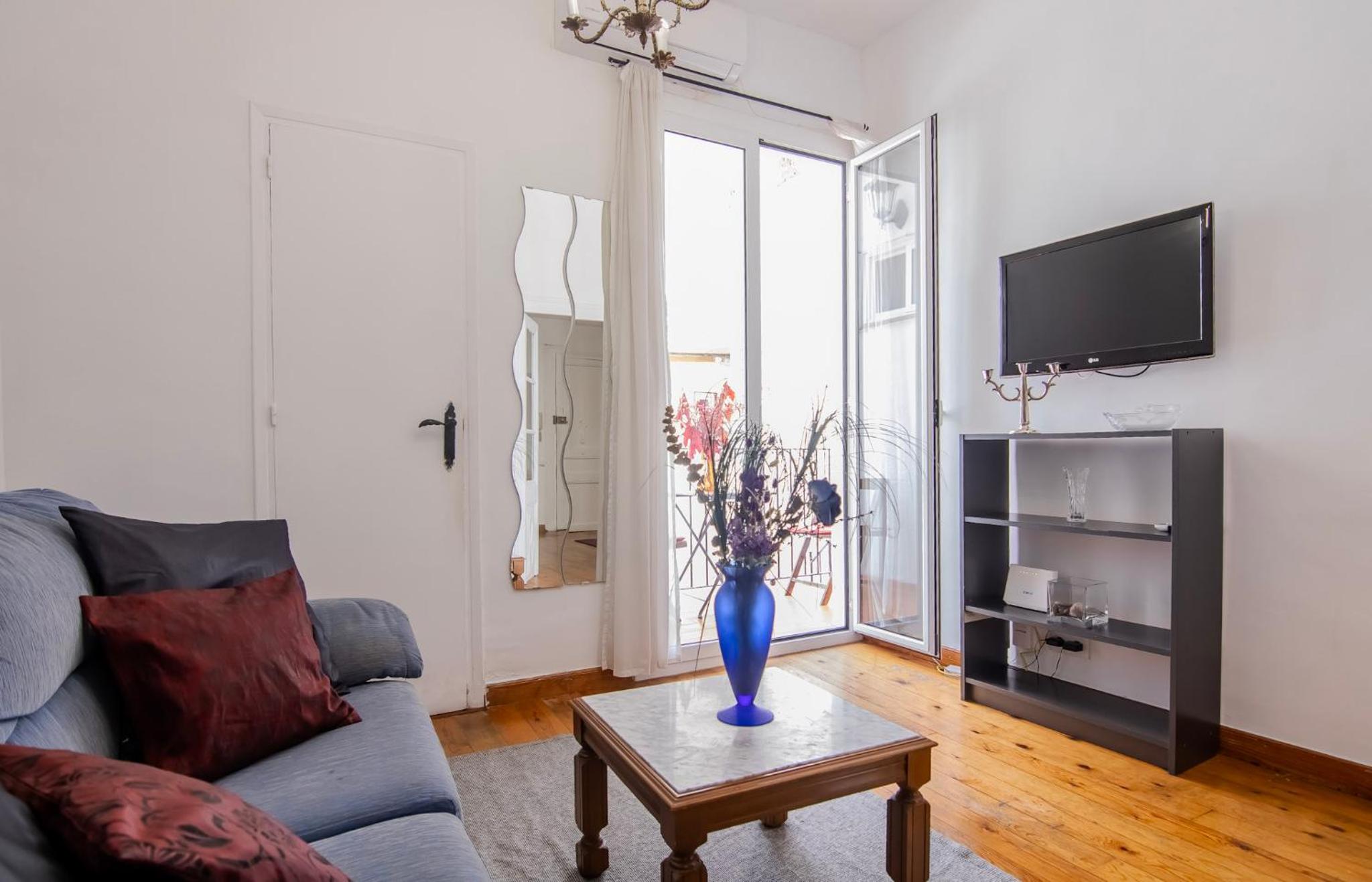 Two-Bedroom Apartment - Carrer de Torrijos, 12 photo 3