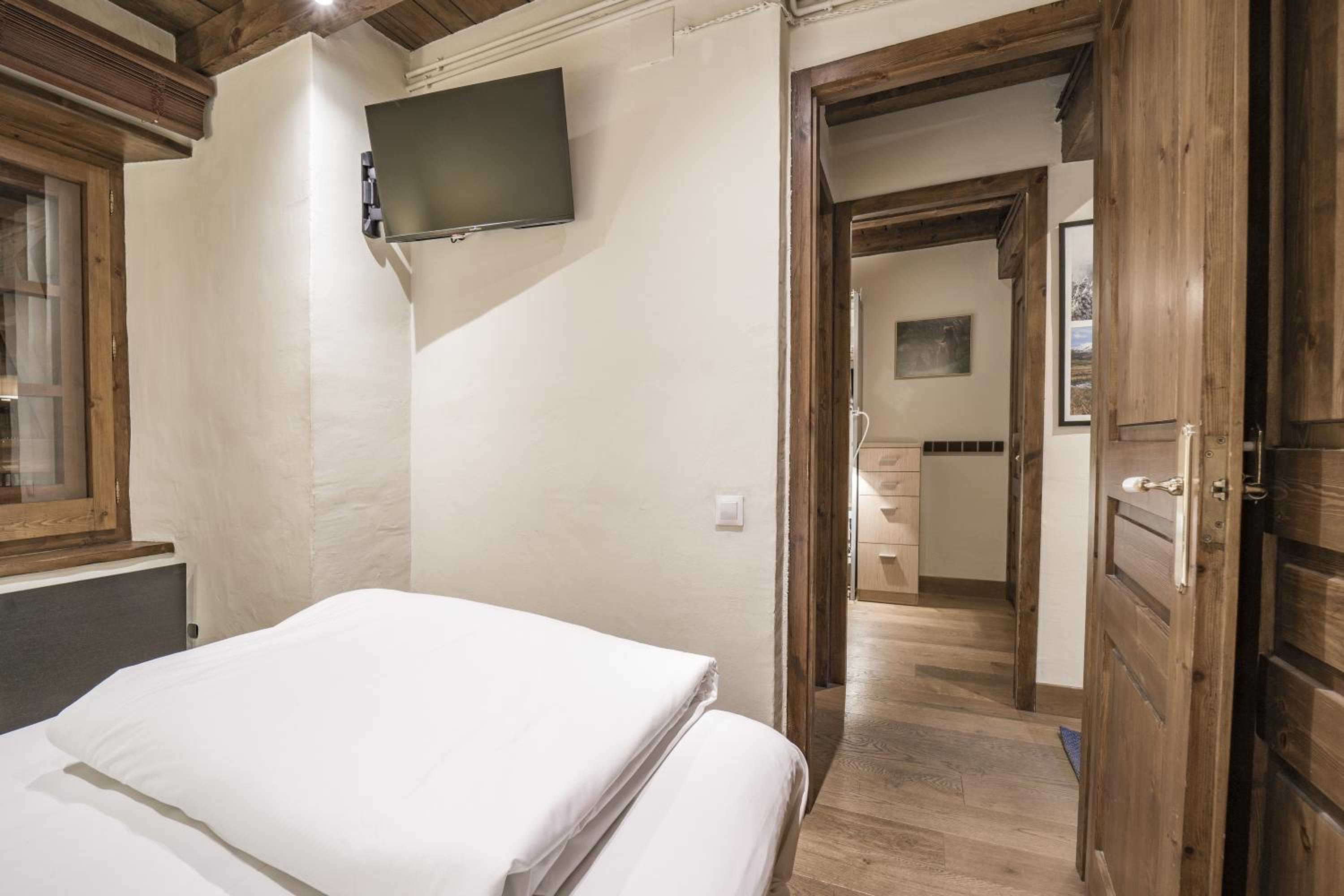 Two-Bedroom House photo 2