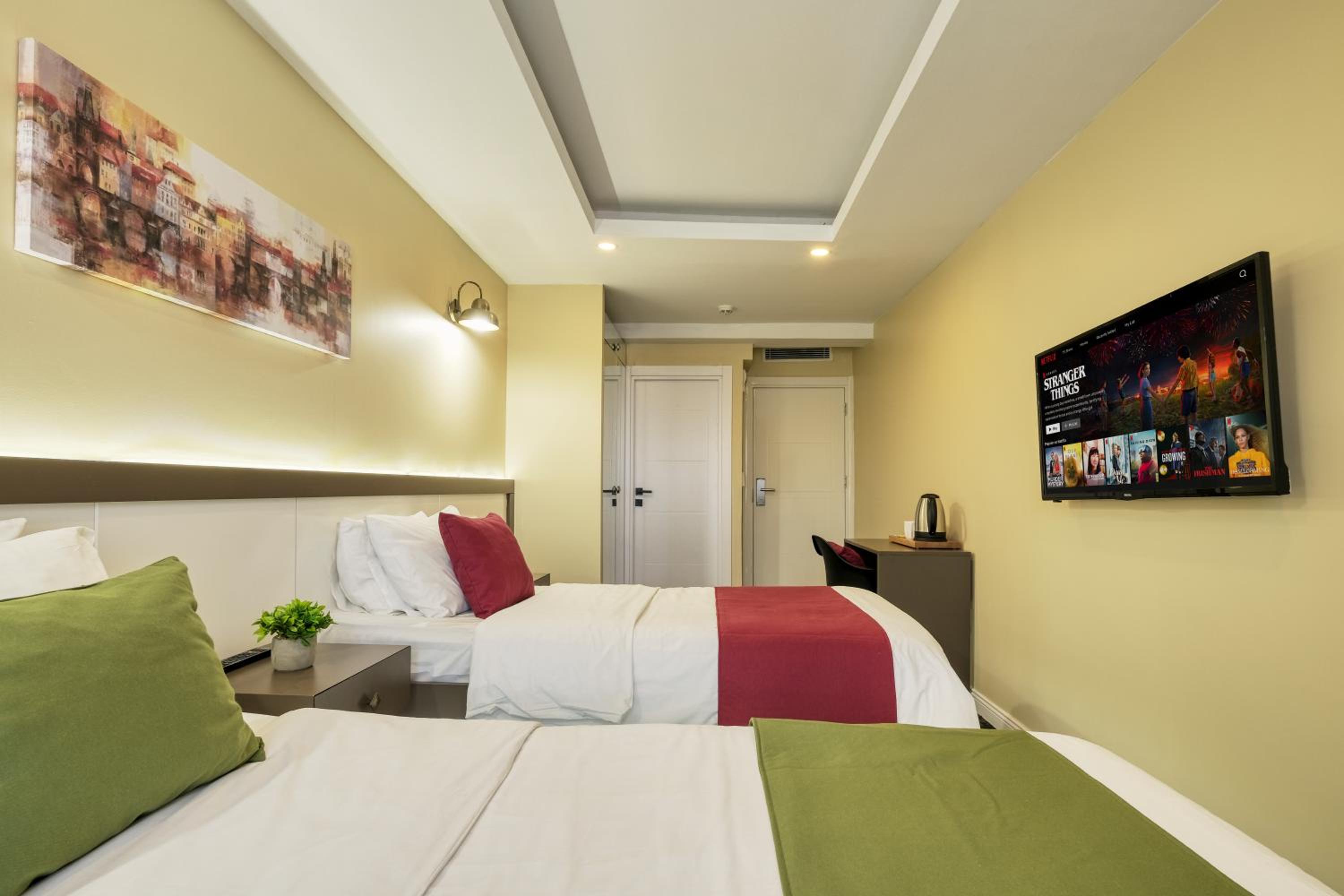 Deluxe Twin Room photo 3