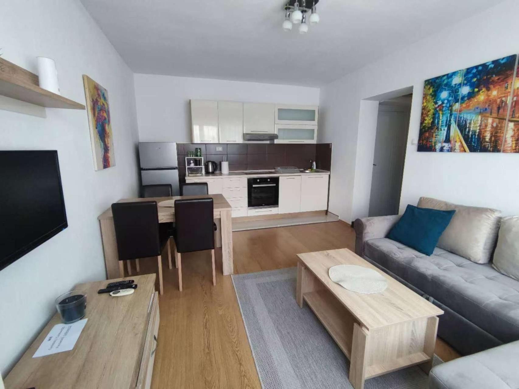 One-Bedroom Apartment photo 2