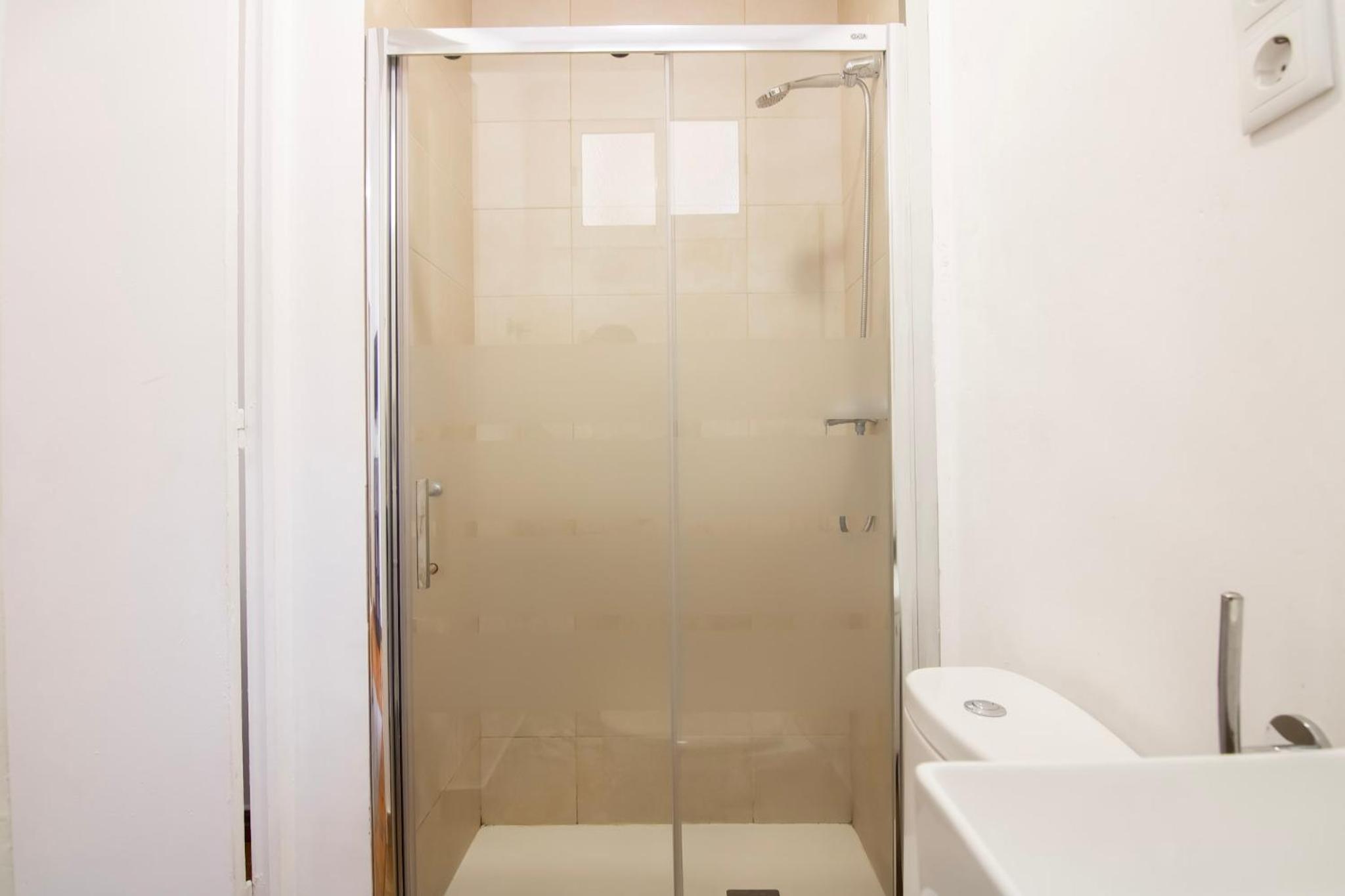 One-Bedroom Apartment - Carrer de Torrijos, 12 photo 2