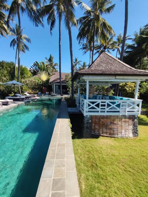 Three-Bedroom Villa photo 3