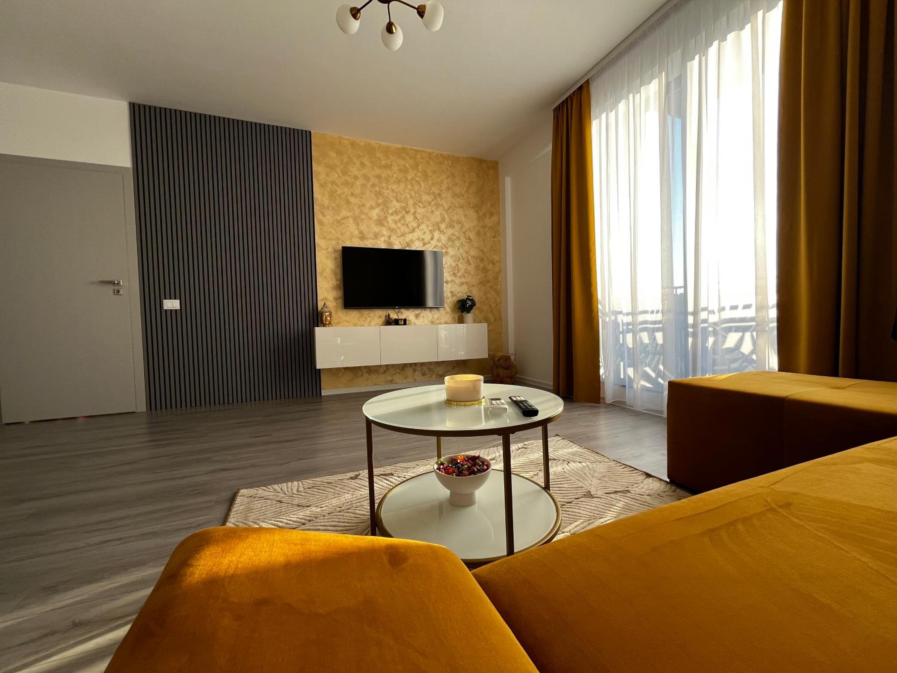One-Bedroom Apartment with Balcony and City View photo 1