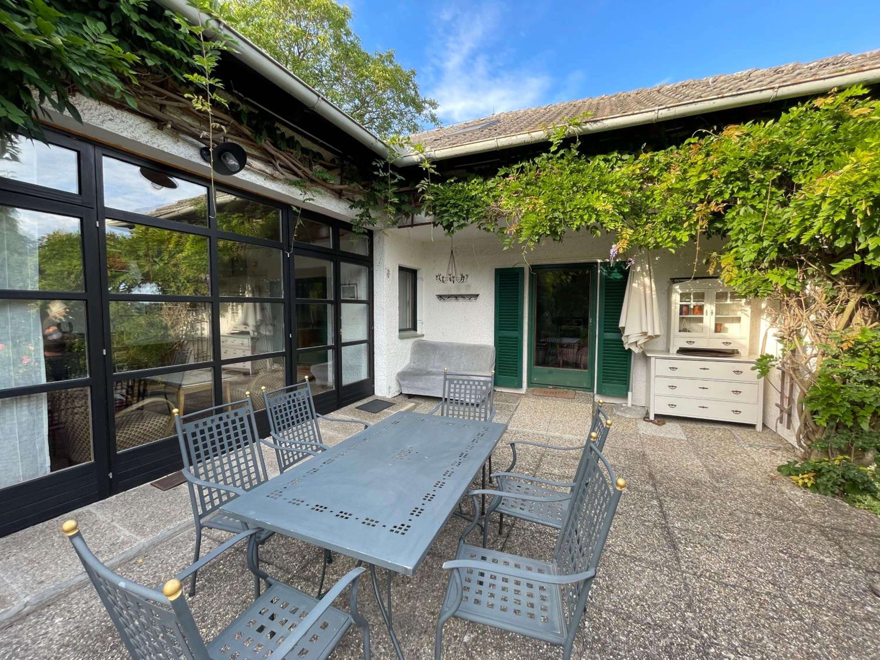 Three-Bedroom House photo 2