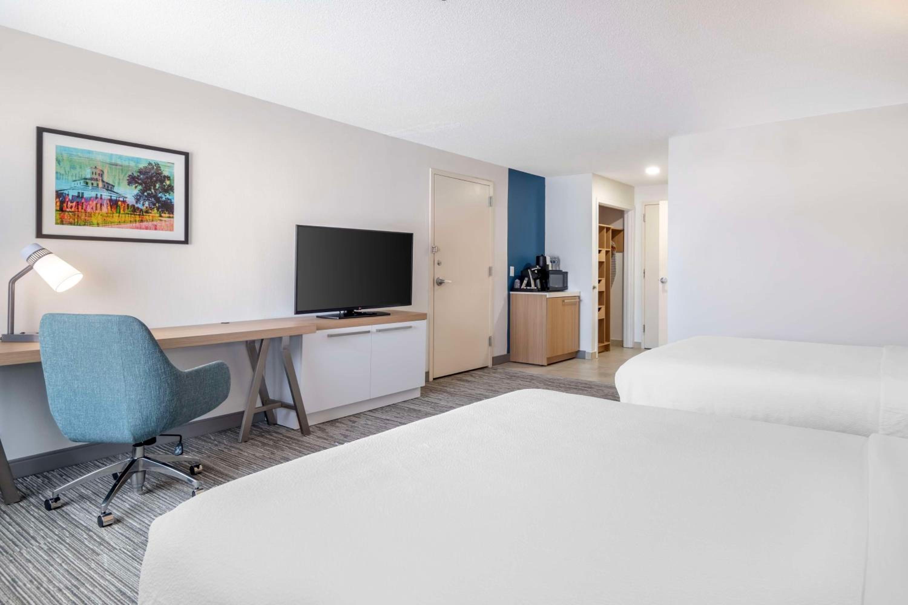 Double Room with Two Double Beds and Roll-In Shower - Mobility and Hearing Access - Photo 1