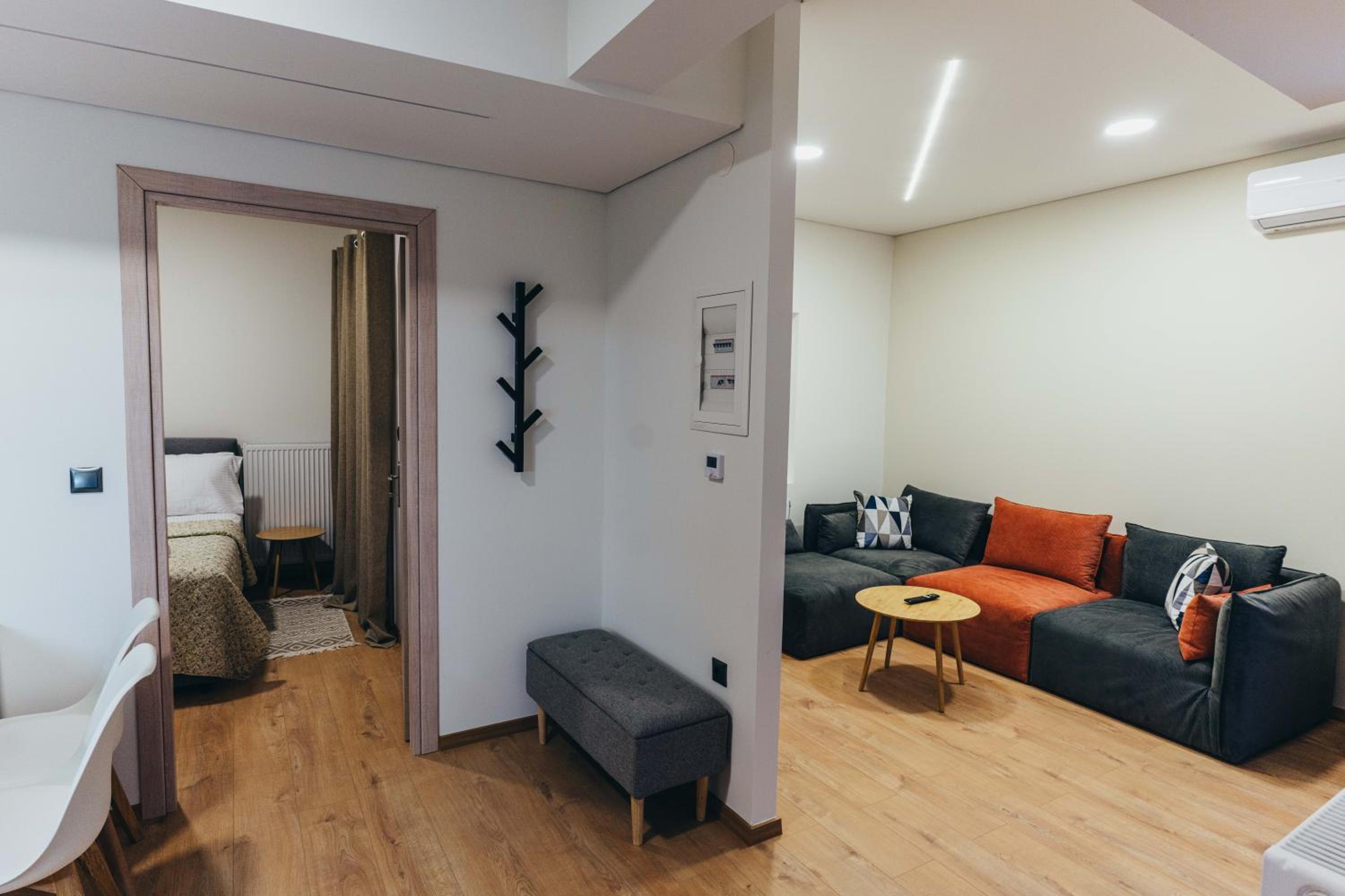 One-Bedroom Apartment photo 1