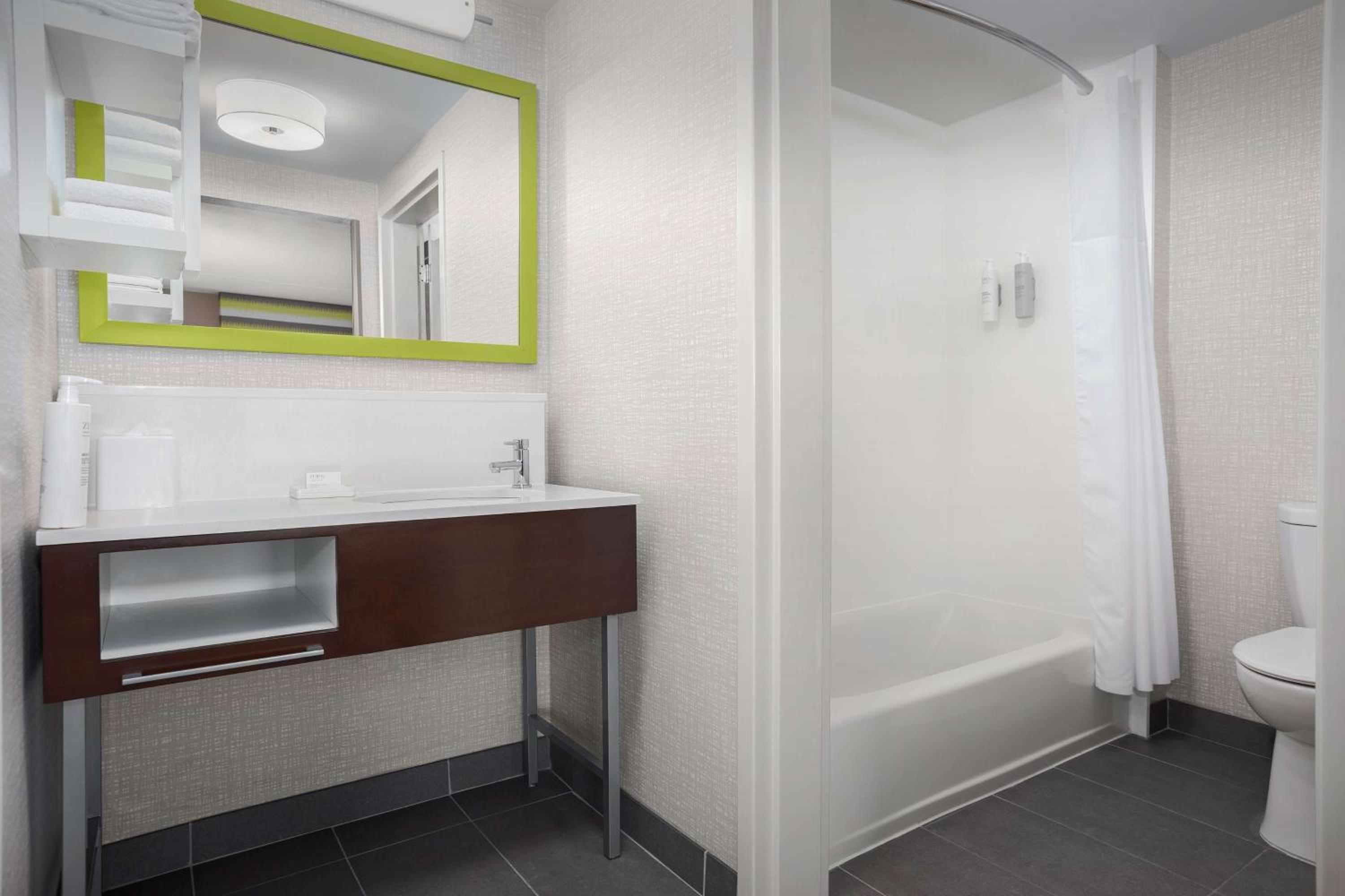 Studio Suite with Two Queen Beds and Sofa Bed - Non-Smoking - Photo 3