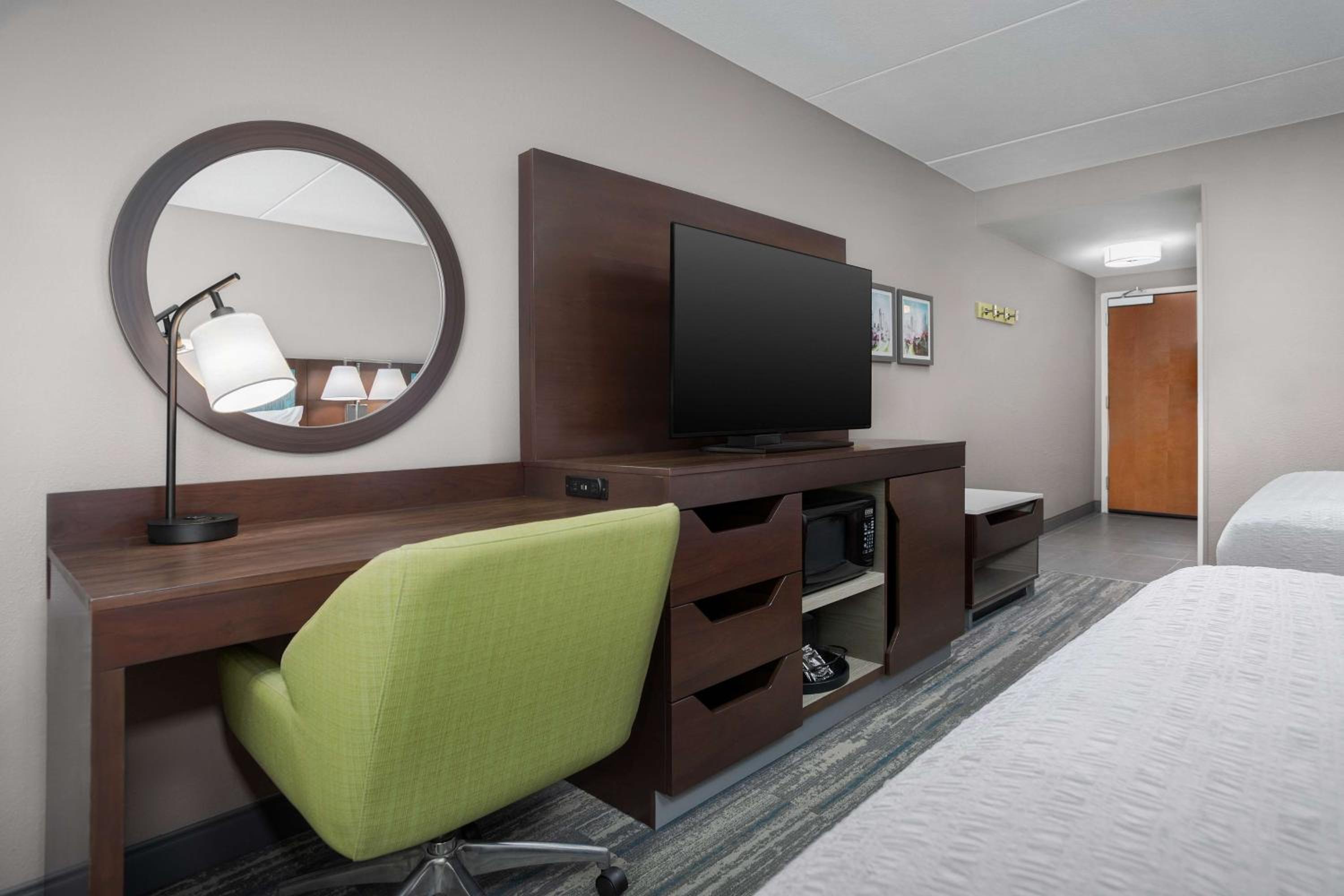 Room with Two Queen Beds - Non-Smoking - Photo 1