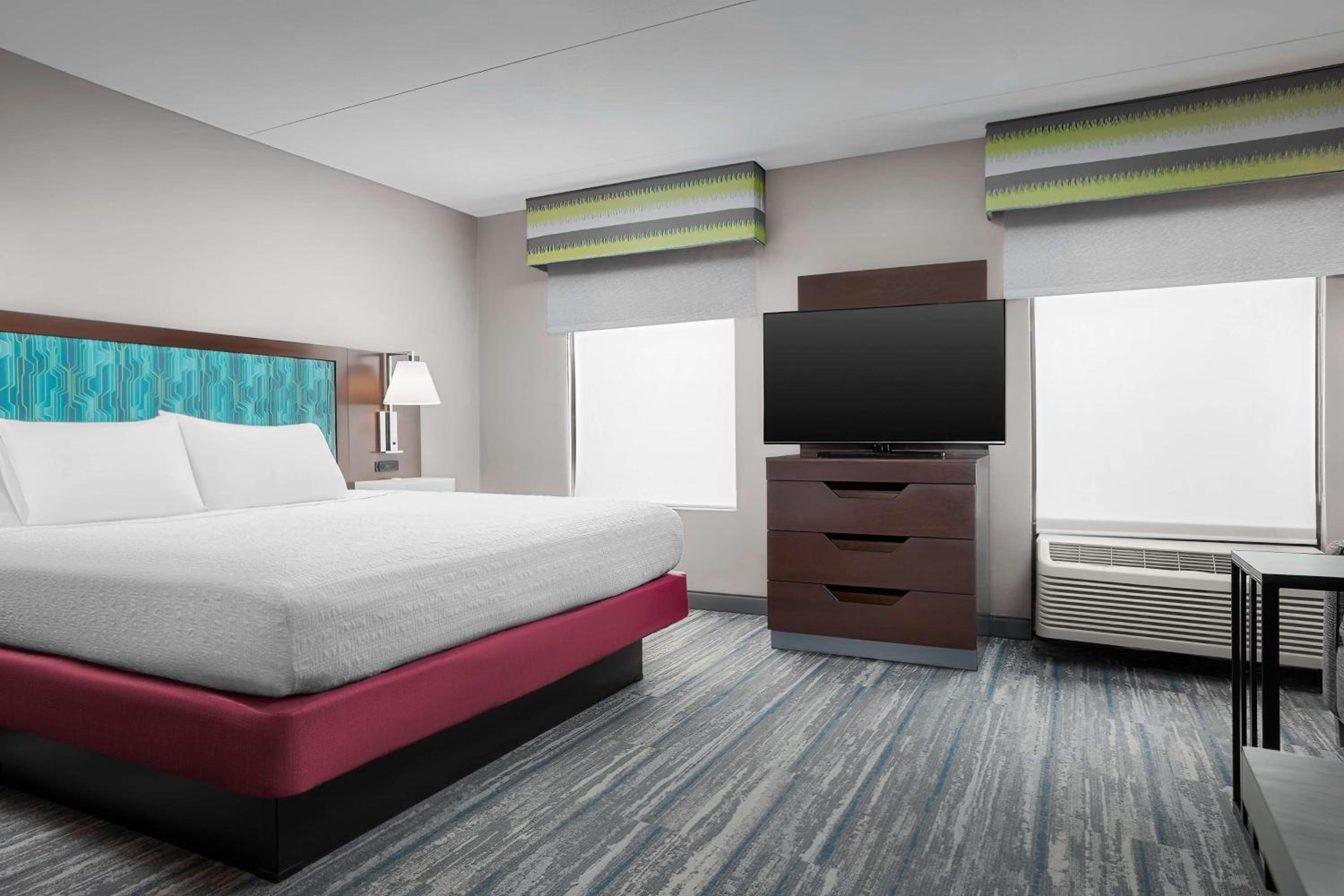 King Studio Suite with Sofa Bed - Non-Smoking - Photo 1