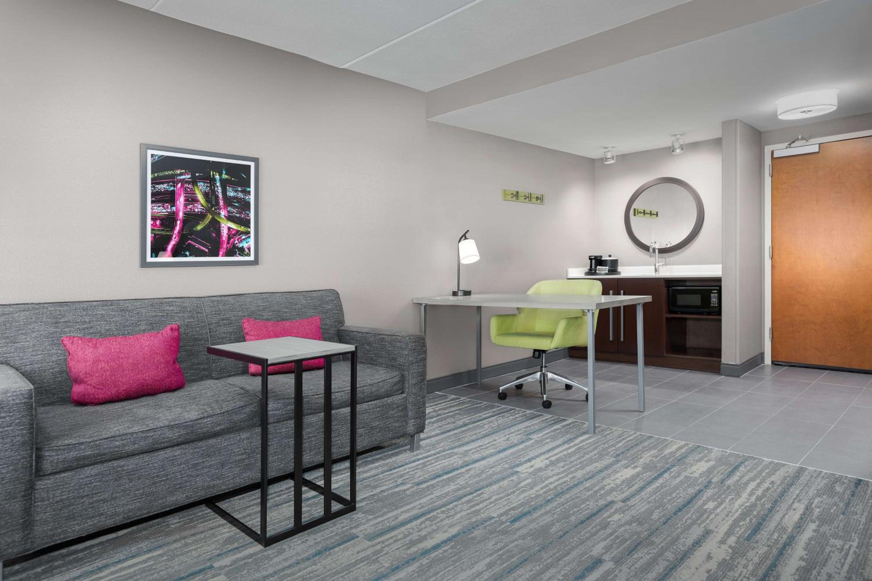 King Studio Suite with Sofa Bed - Non-Smoking - Photo 4