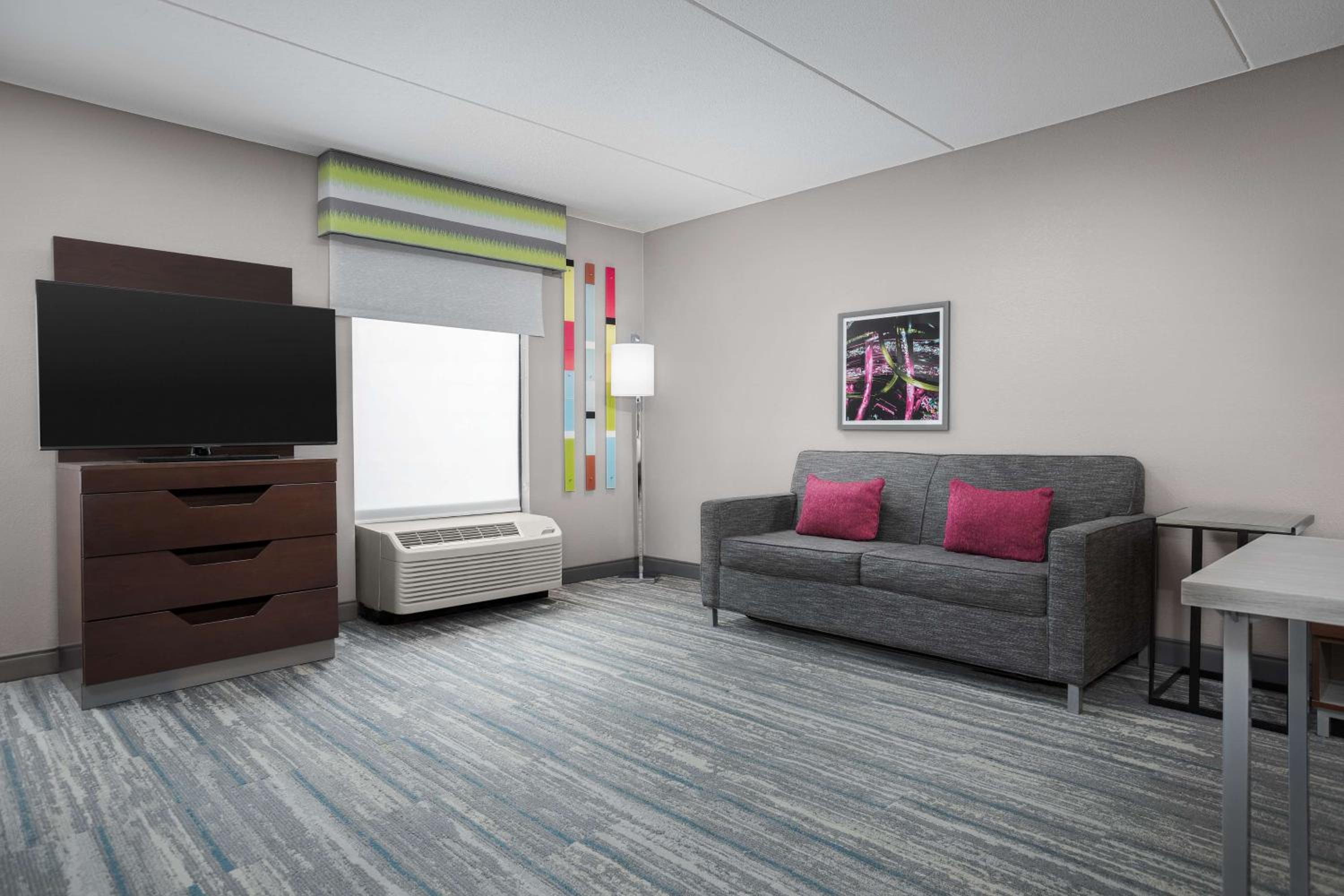 Studio Suite with Two Queen Beds and Sofa Bed - Non-Smoking - Photo 4