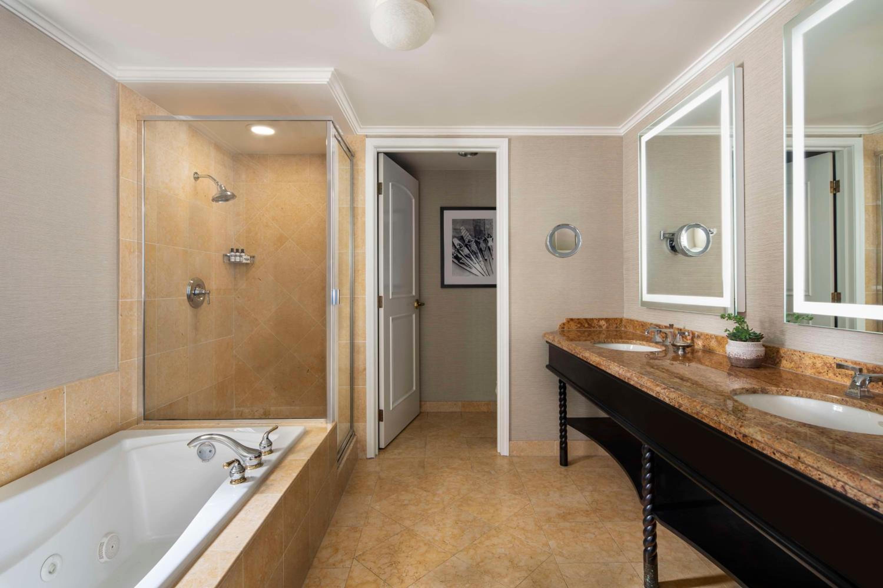 Sunset Suite - Photo 7