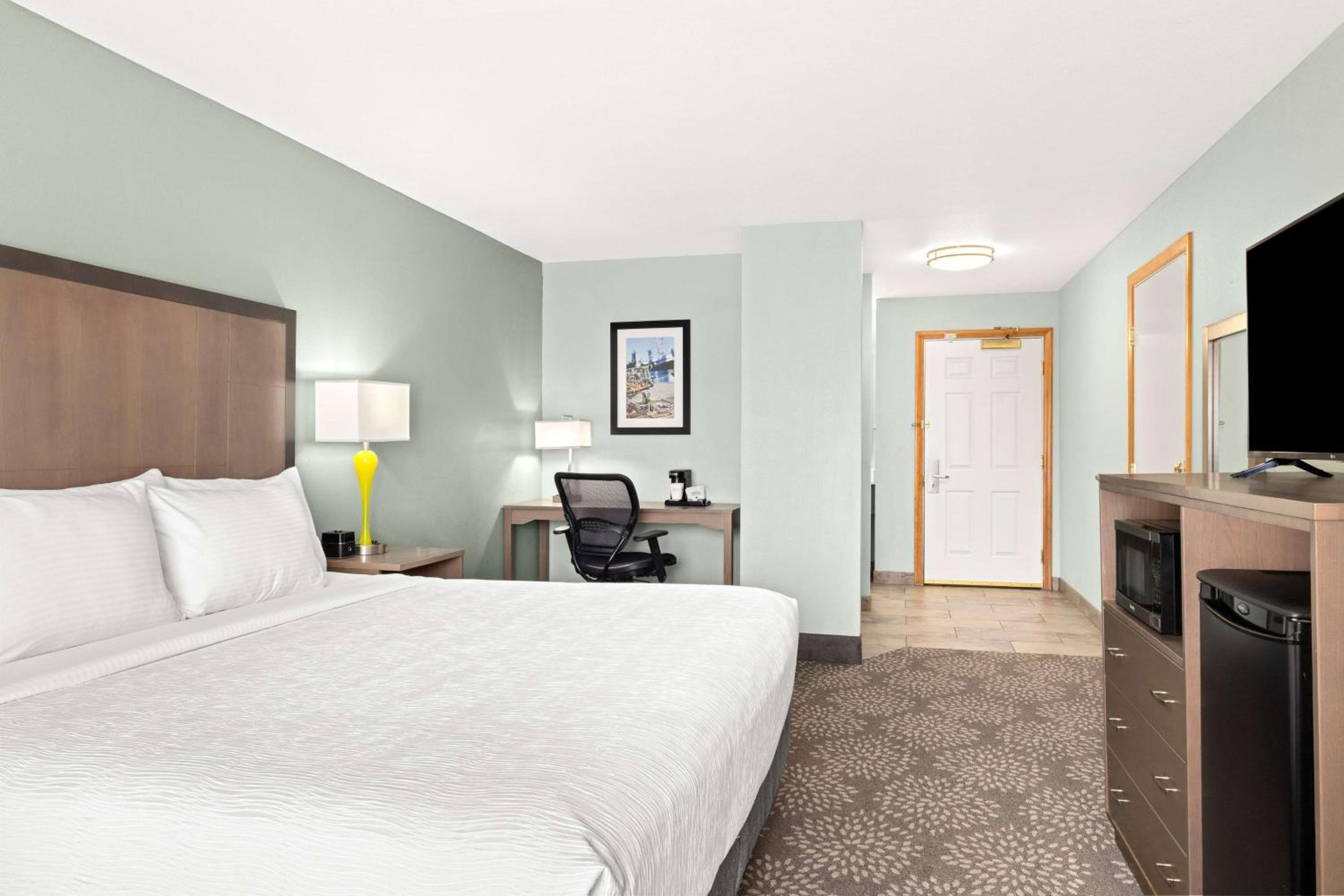 Deluxe King Room - Photo 1