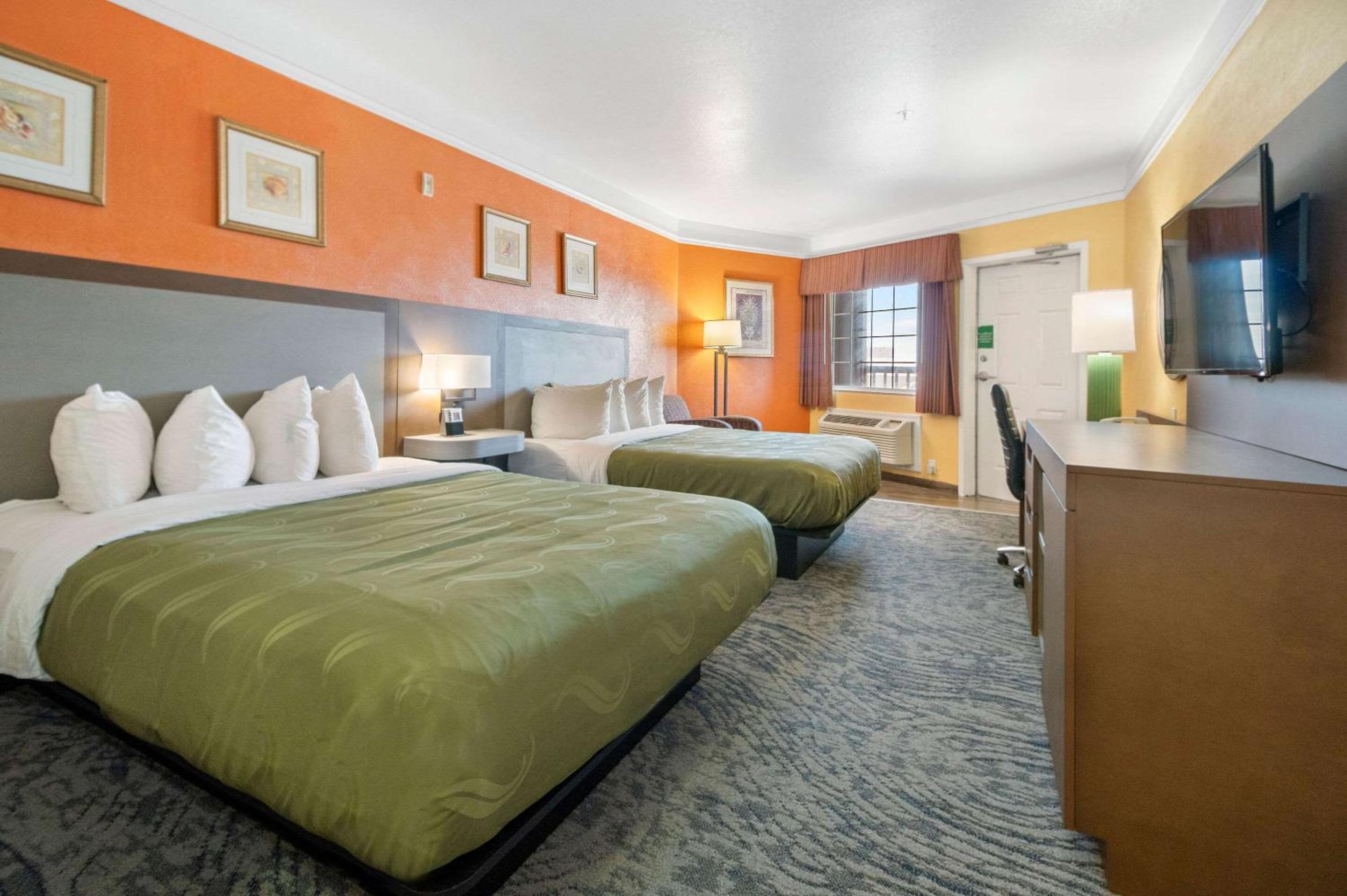 Queen Room with Two Queen Beds - Non-Smoking - Photo 1